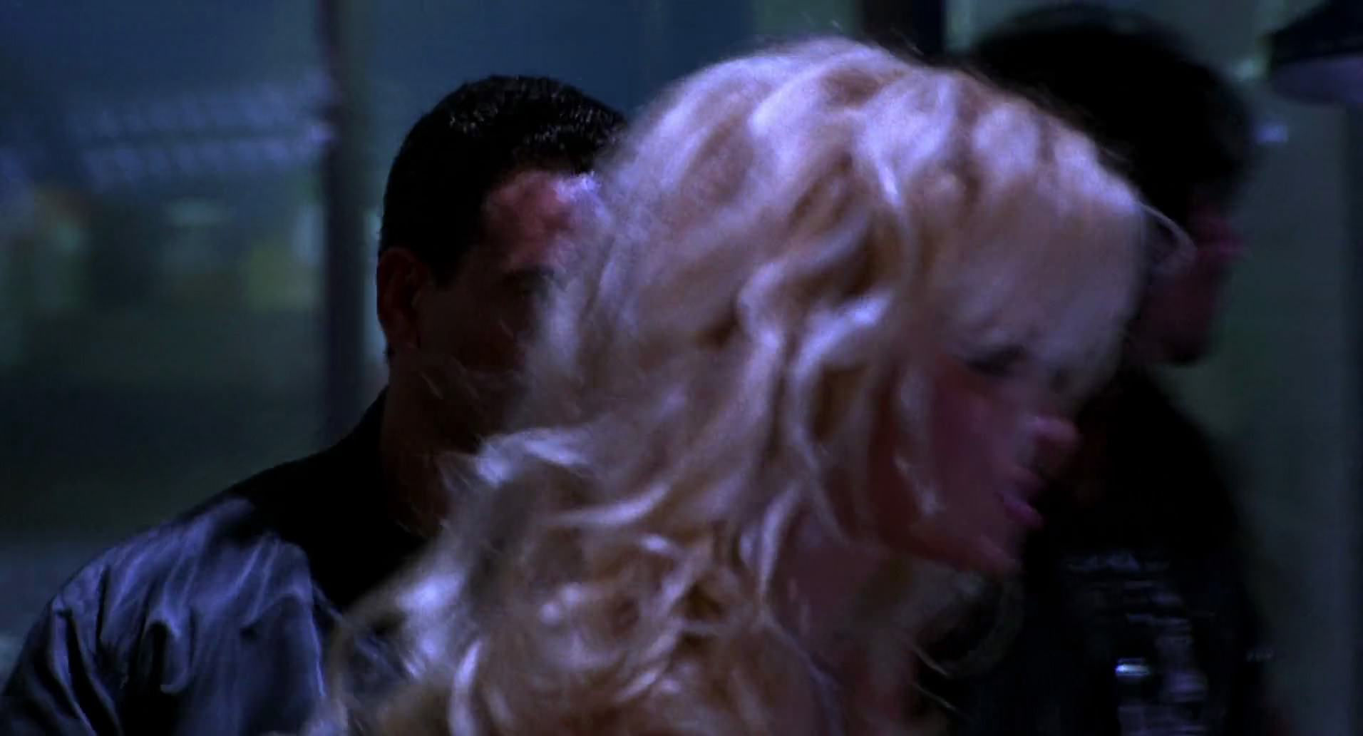 Barb Wire (1996) screencap 5061