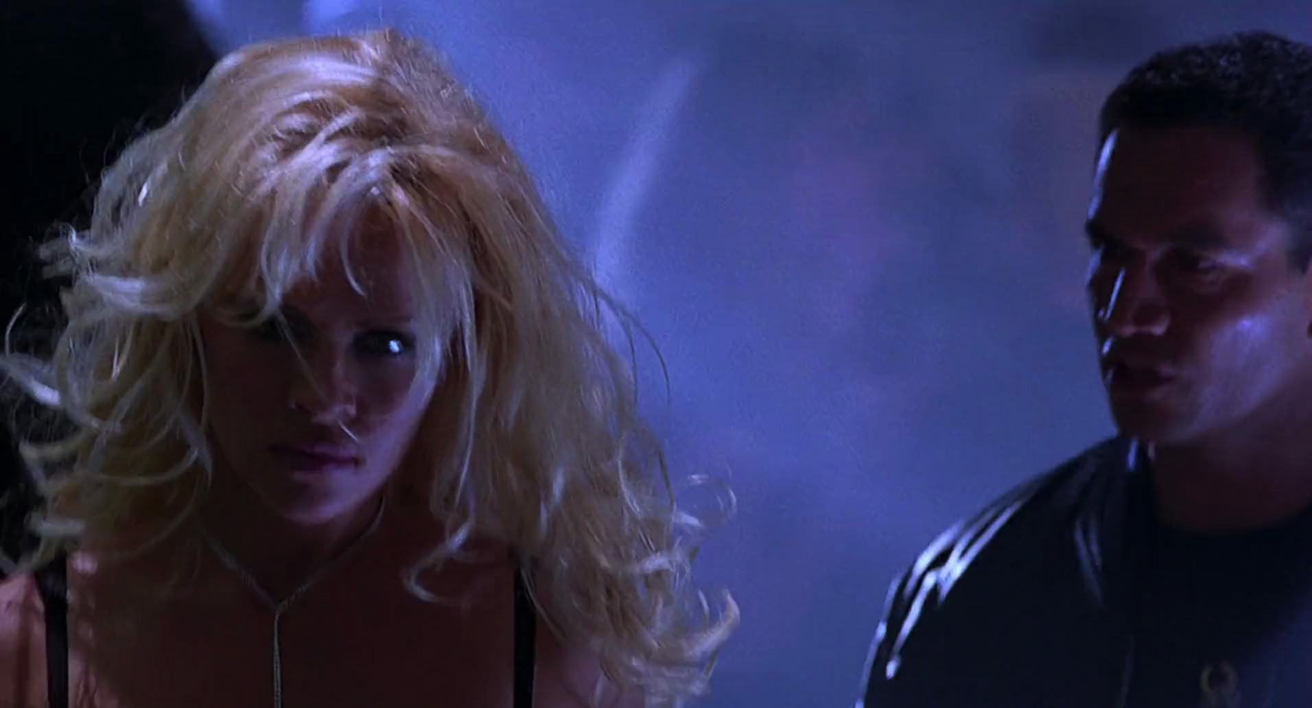 Barb Wire (1996) screencap 5064
