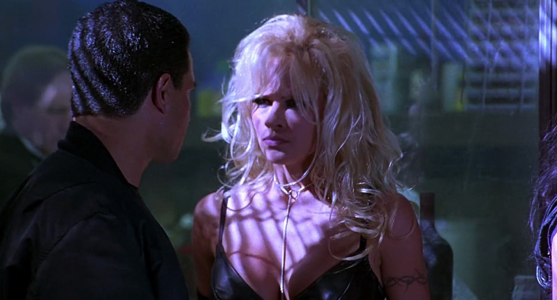 Barb Wire (1996) screencap 5070