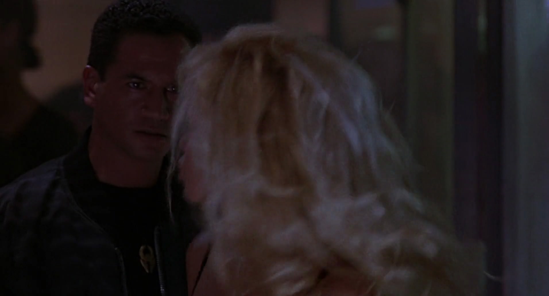 Barb Wire (1996) screencap 5076