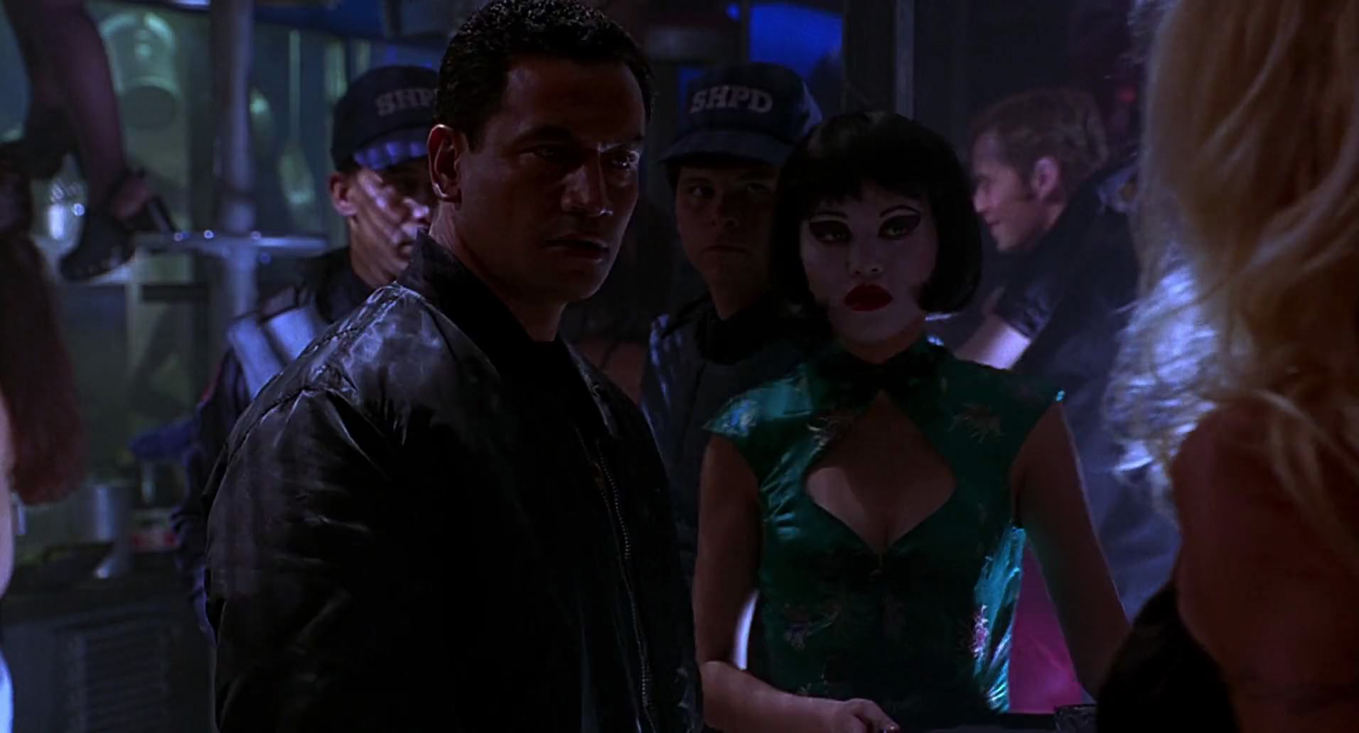 Barb Wire (1996) HD screenshot 5087