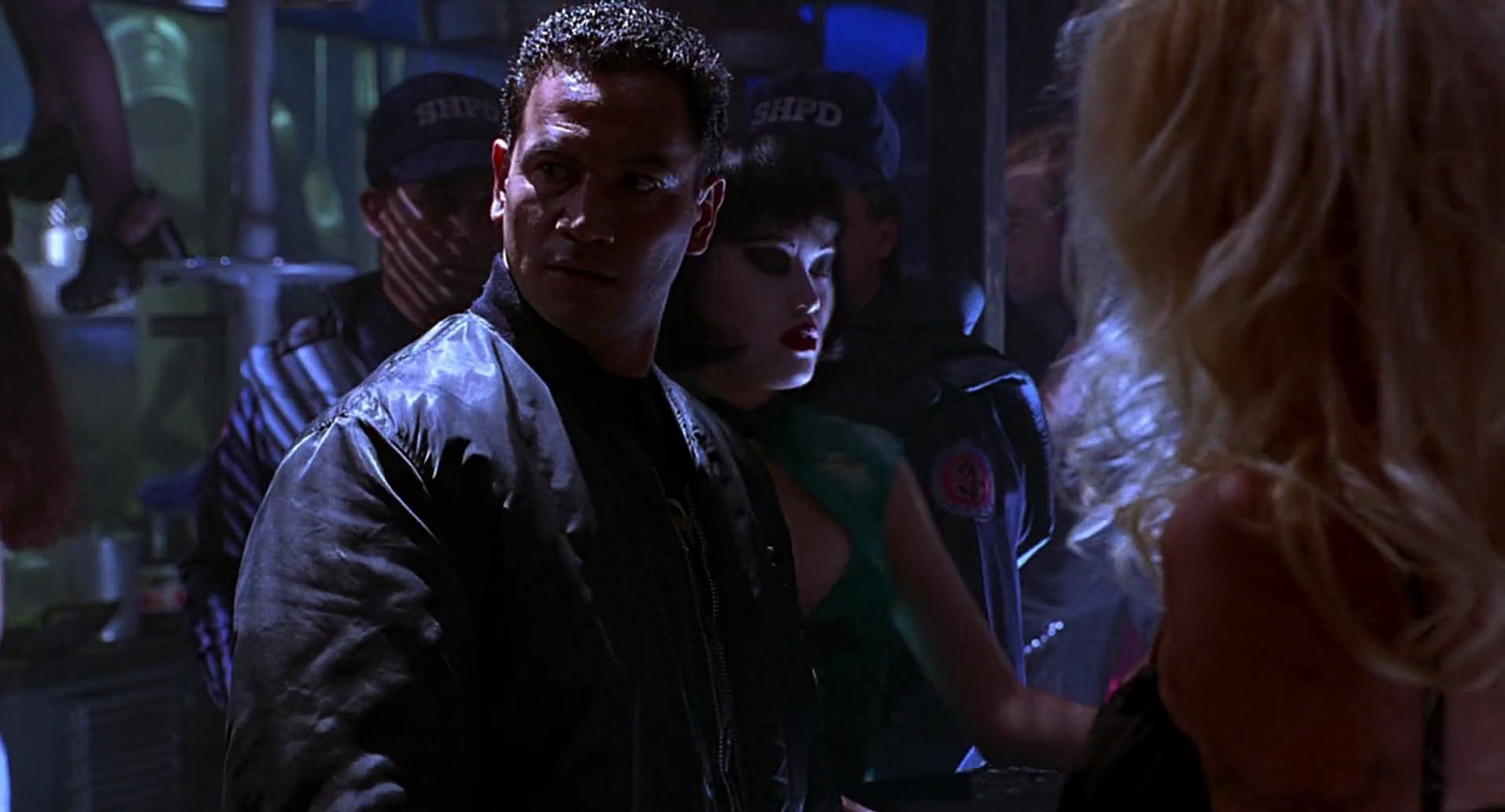 Barb Wire (1996) screencap 5088