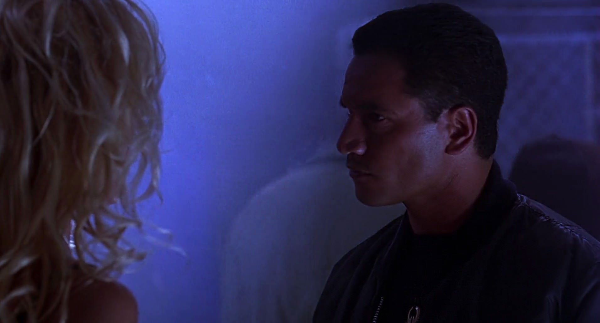 Barb Wire (1996) HD screenshot 5093