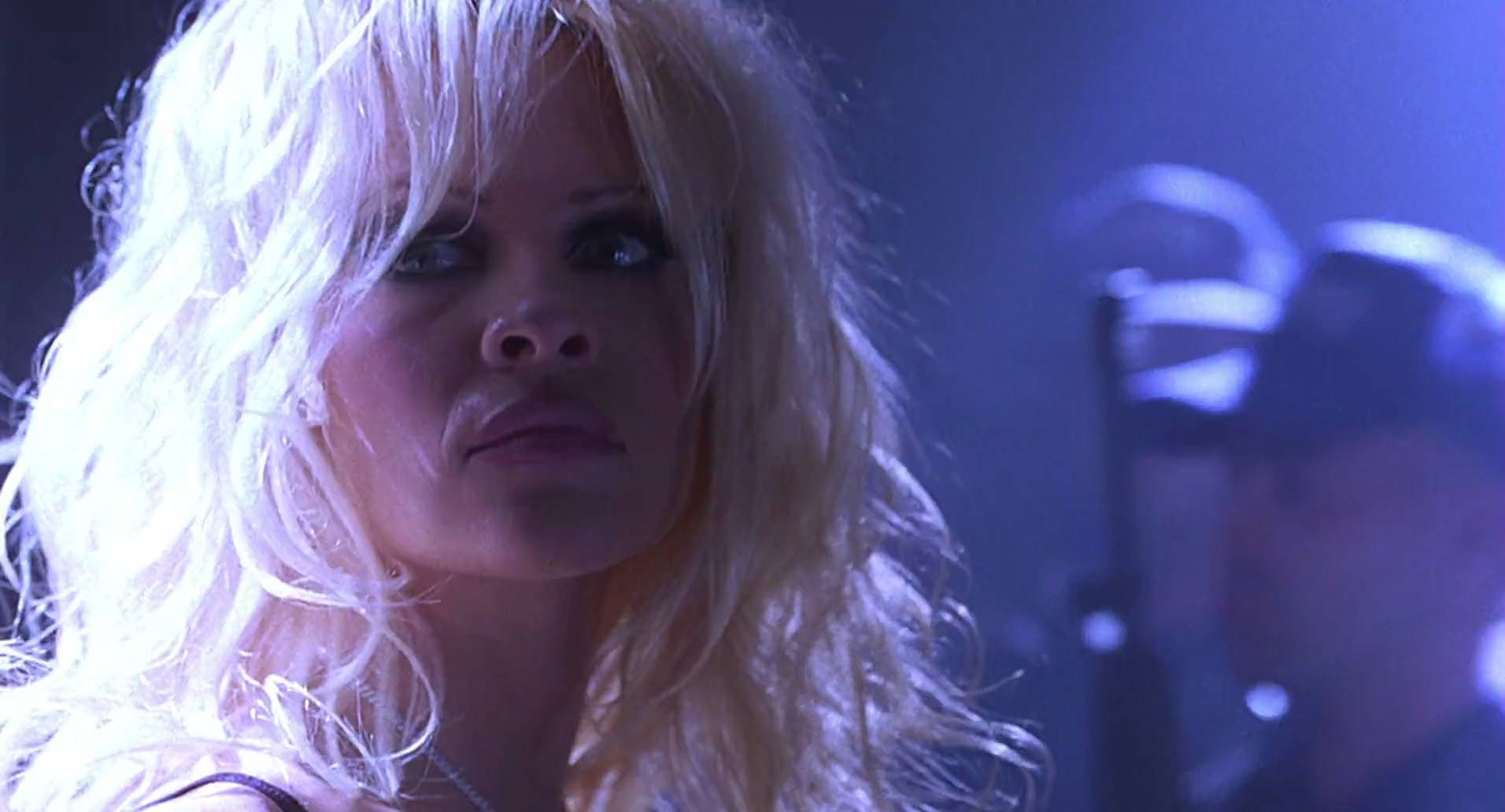 Barb Wire (1996) screencap 5133