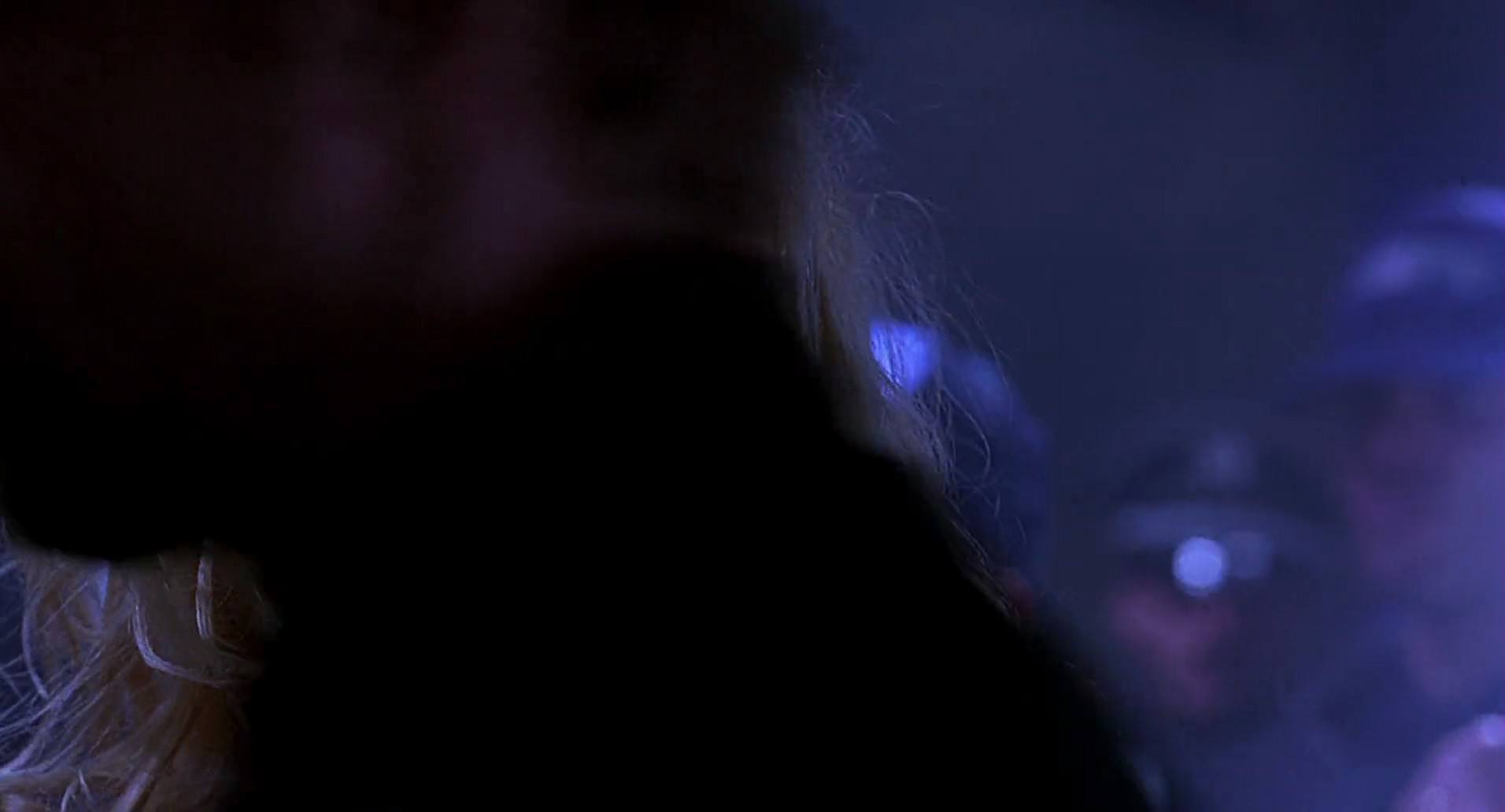Barb Wire (1996) HD screenshot 5135