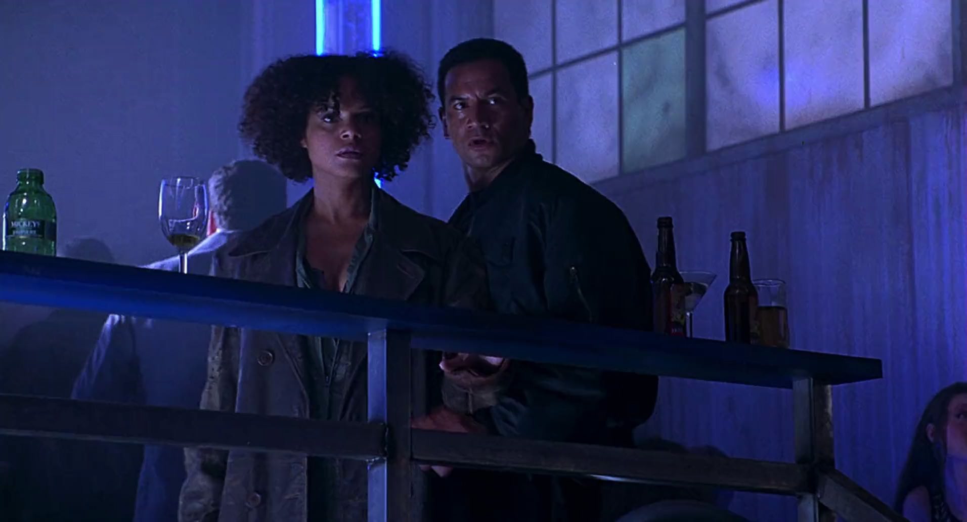 Barb Wire (1996) screencap 5136