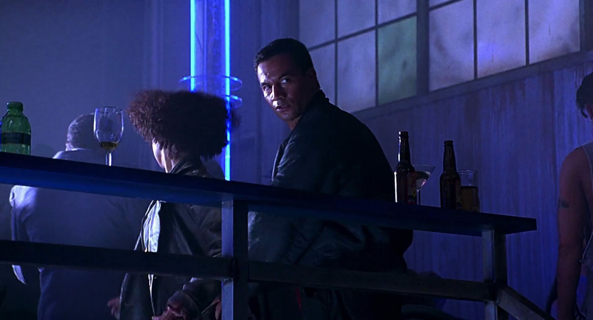 Barb Wire (1996) HD screenshot 5138
