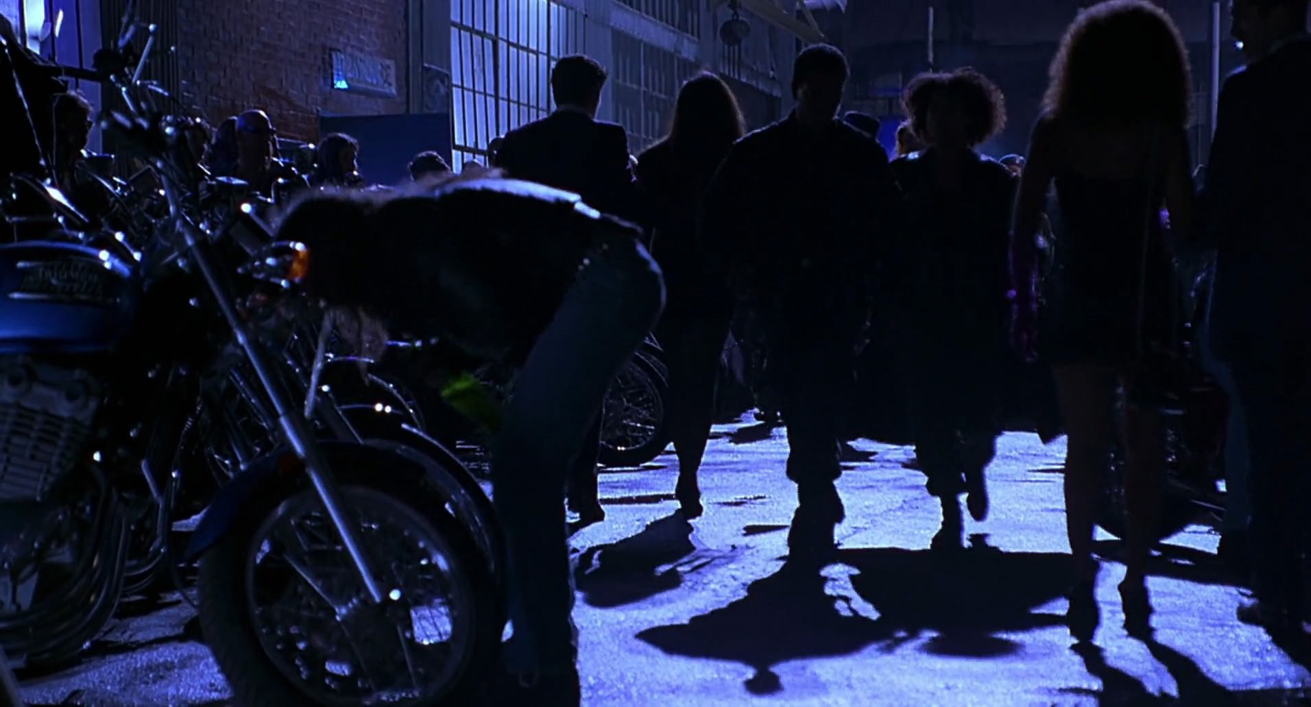 Barb Wire (1996) screencap 5160
