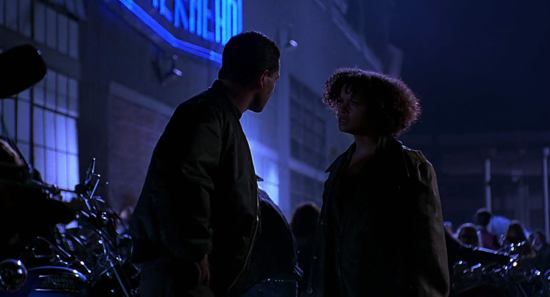Barb Wire (1996) screencap 5172