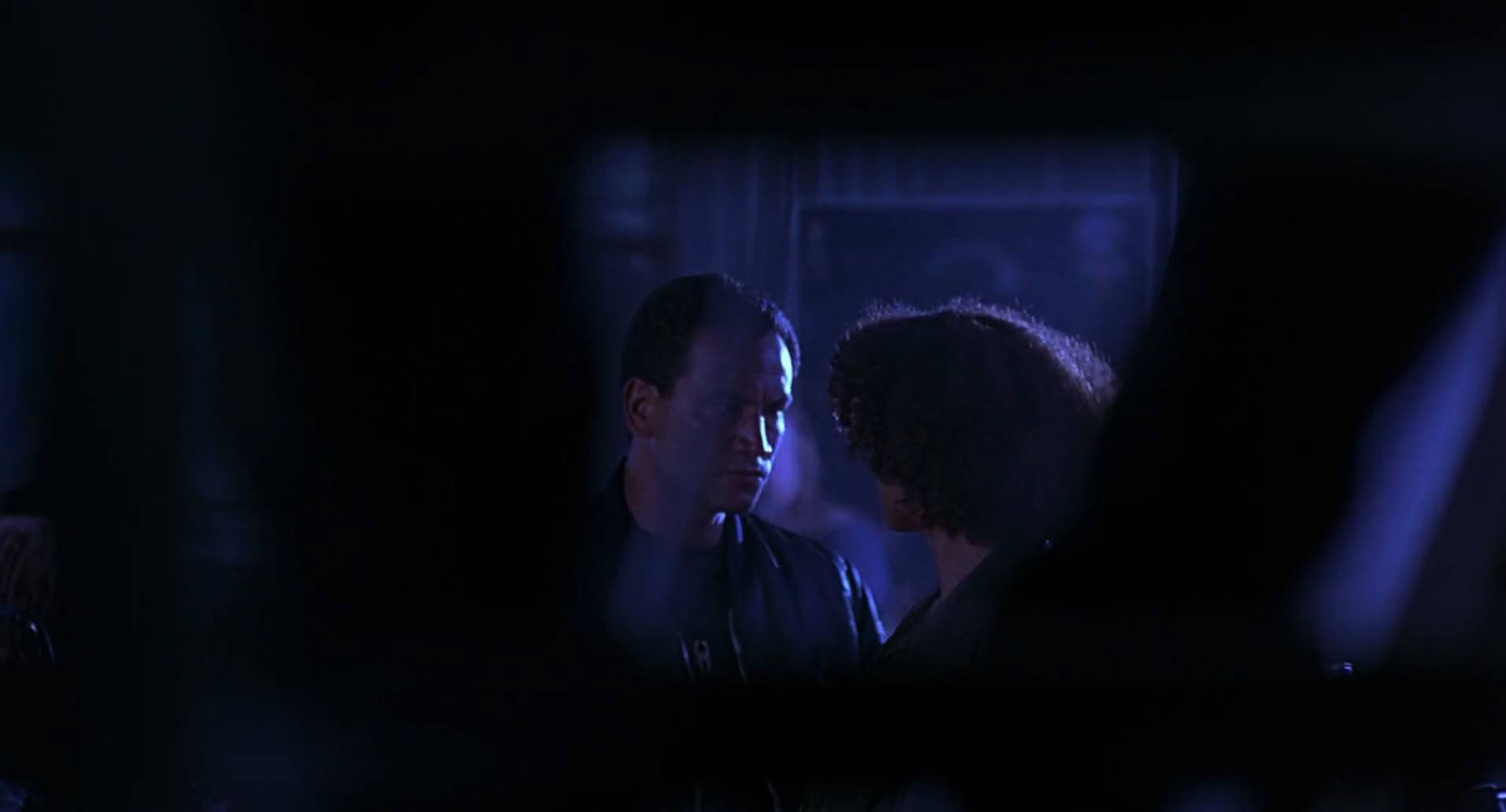 Barb Wire (1996) screencap 5175