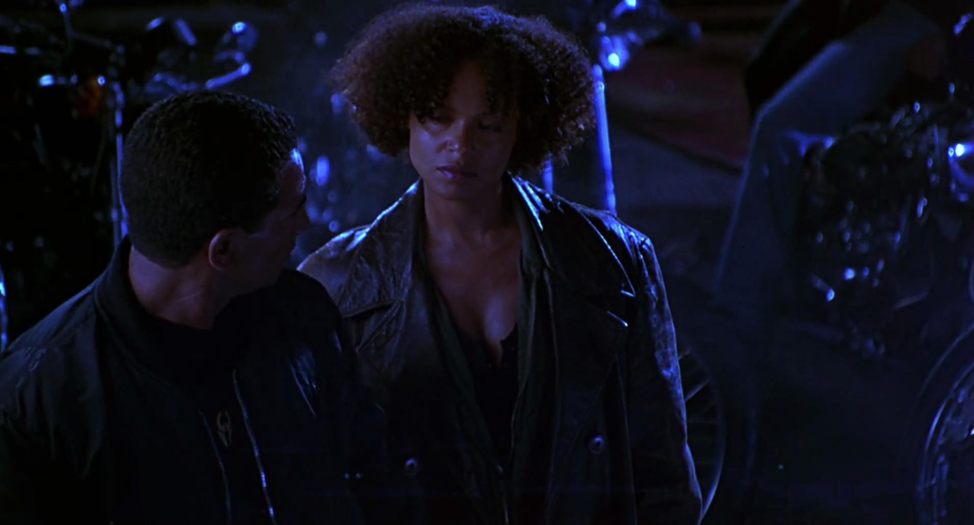 Barb Wire (1996) screencap 5199