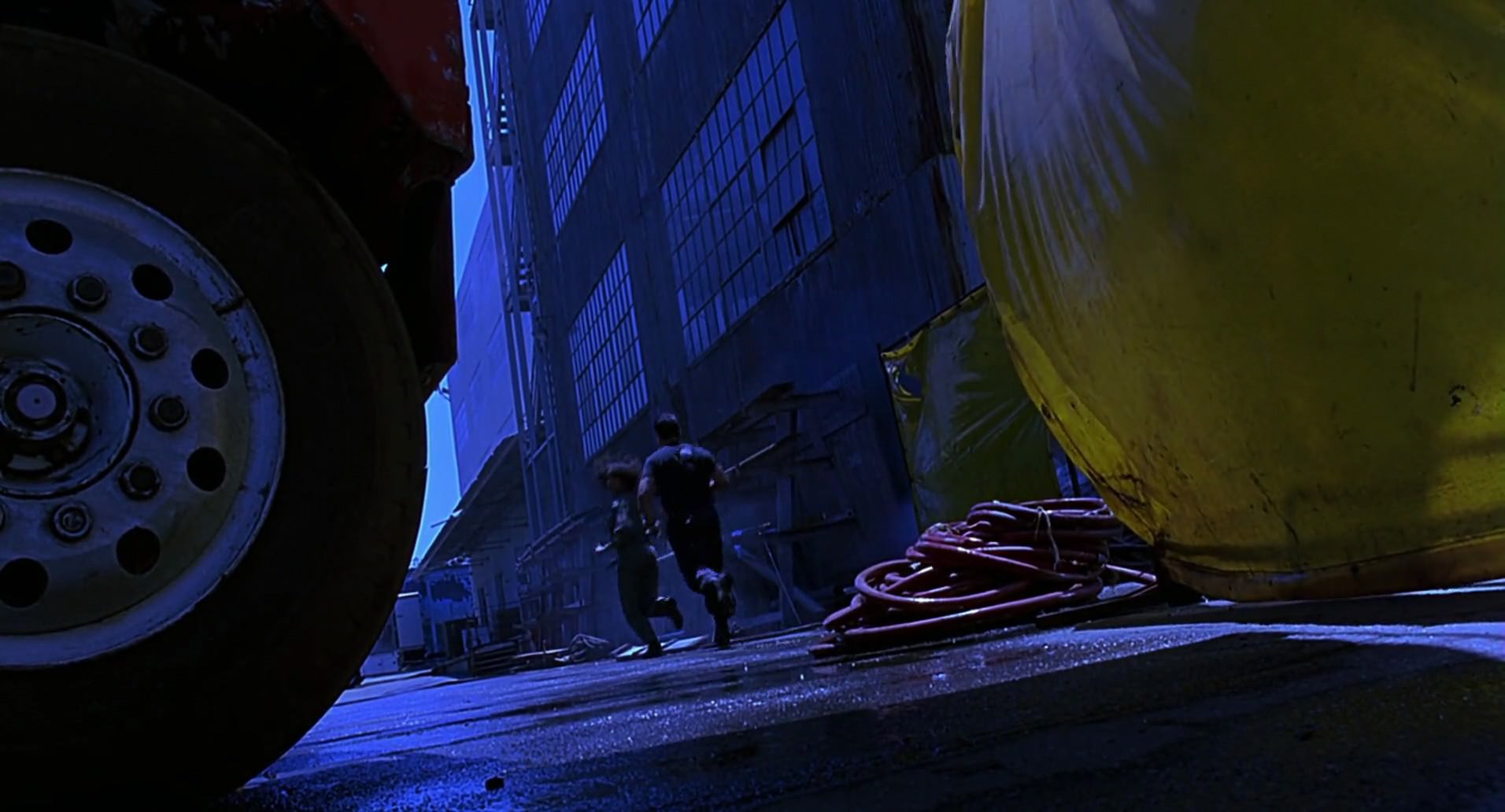 Barb Wire (1996) screencap 5214