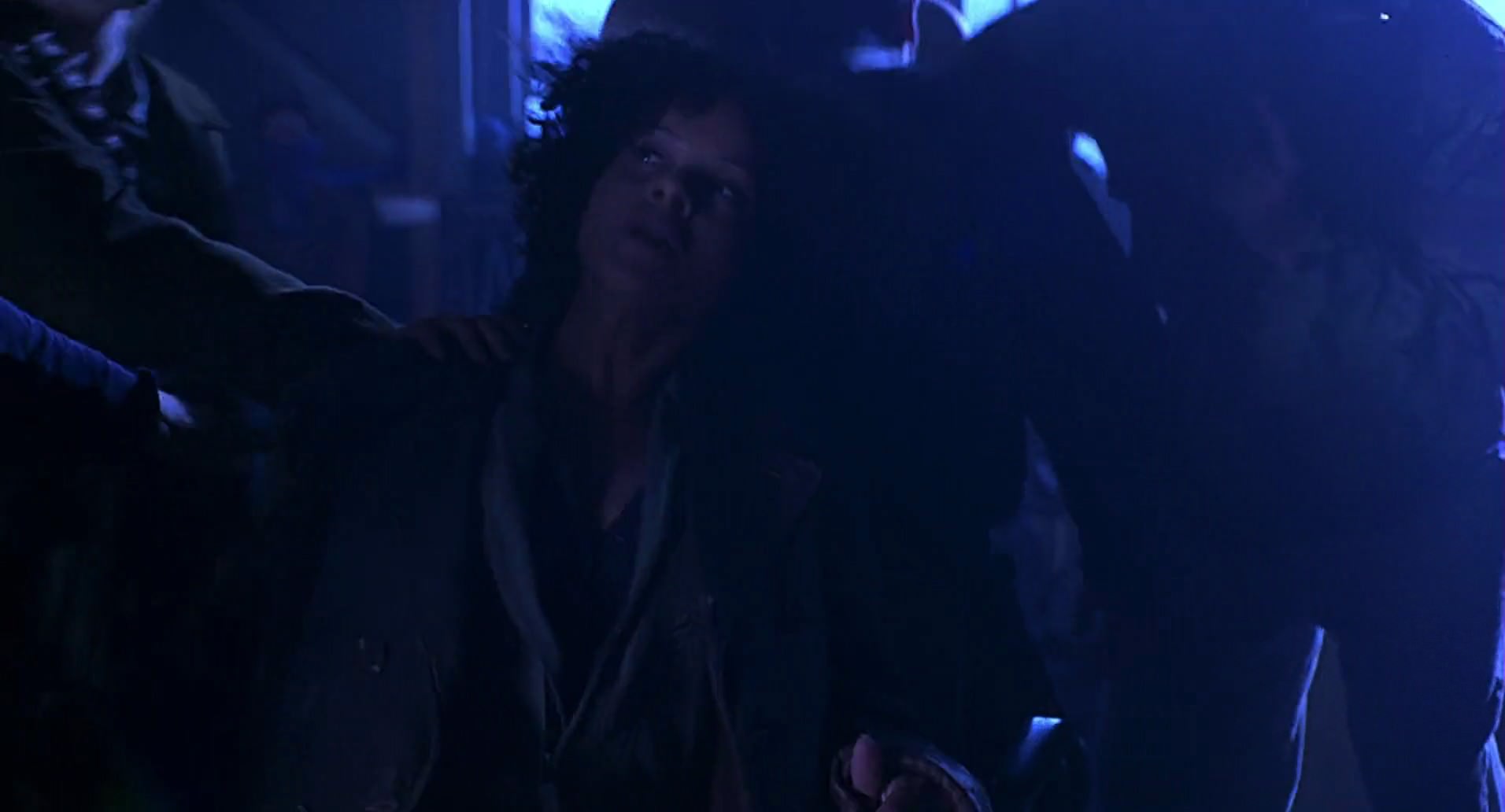 Barb Wire (1996) screencap 5274