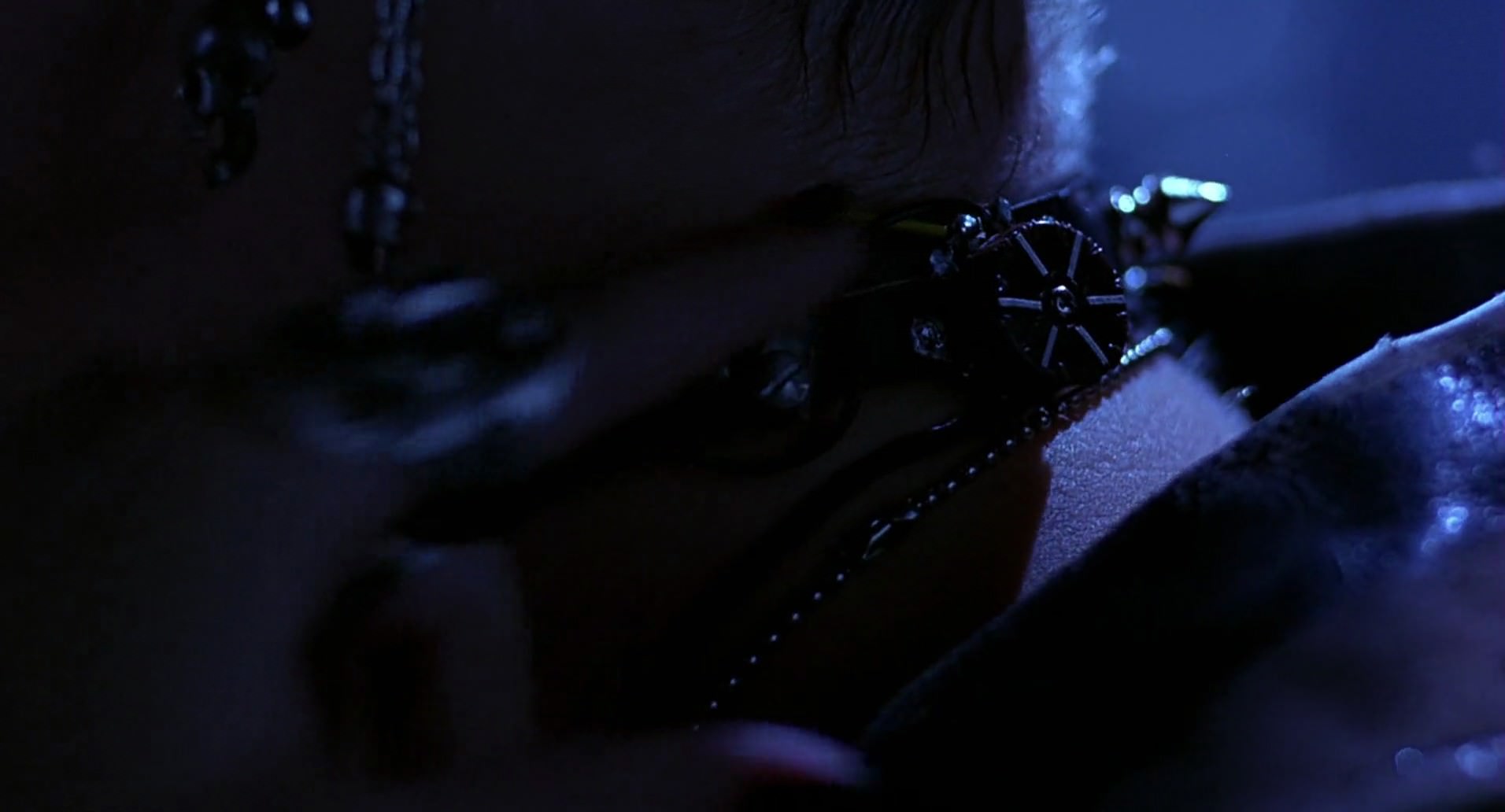 Barb Wire (1996) HD screenshot 5279