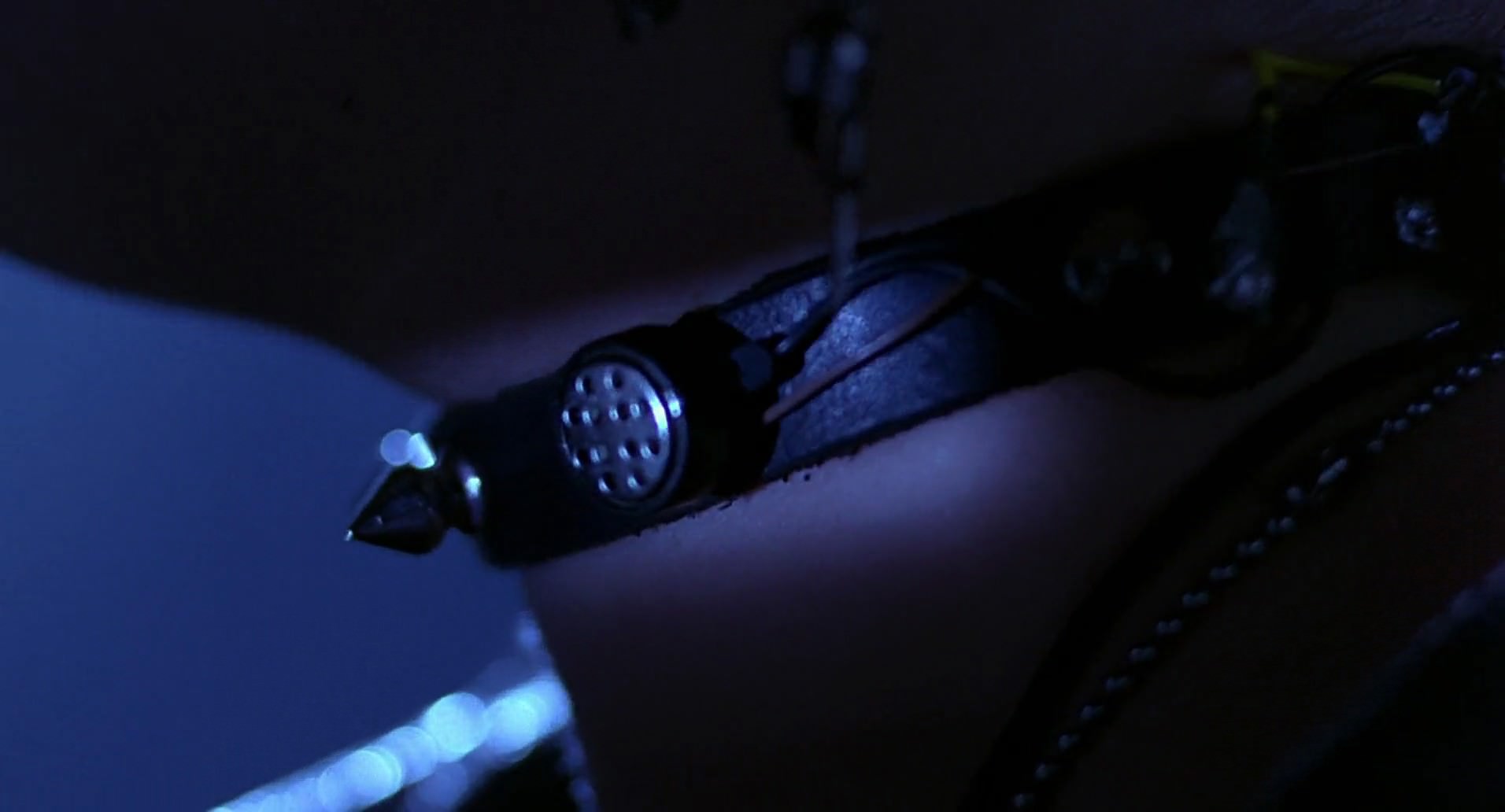 Barb Wire (1996) screencap 5283