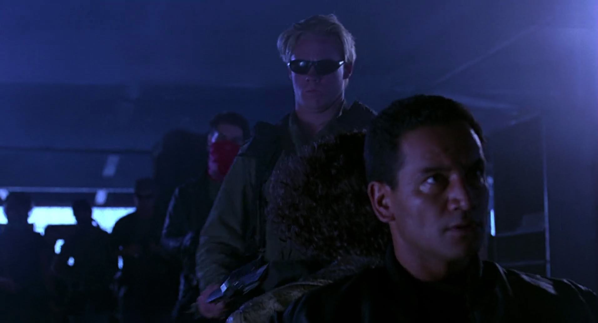 Barb Wire (1996) HD screenshot 5306