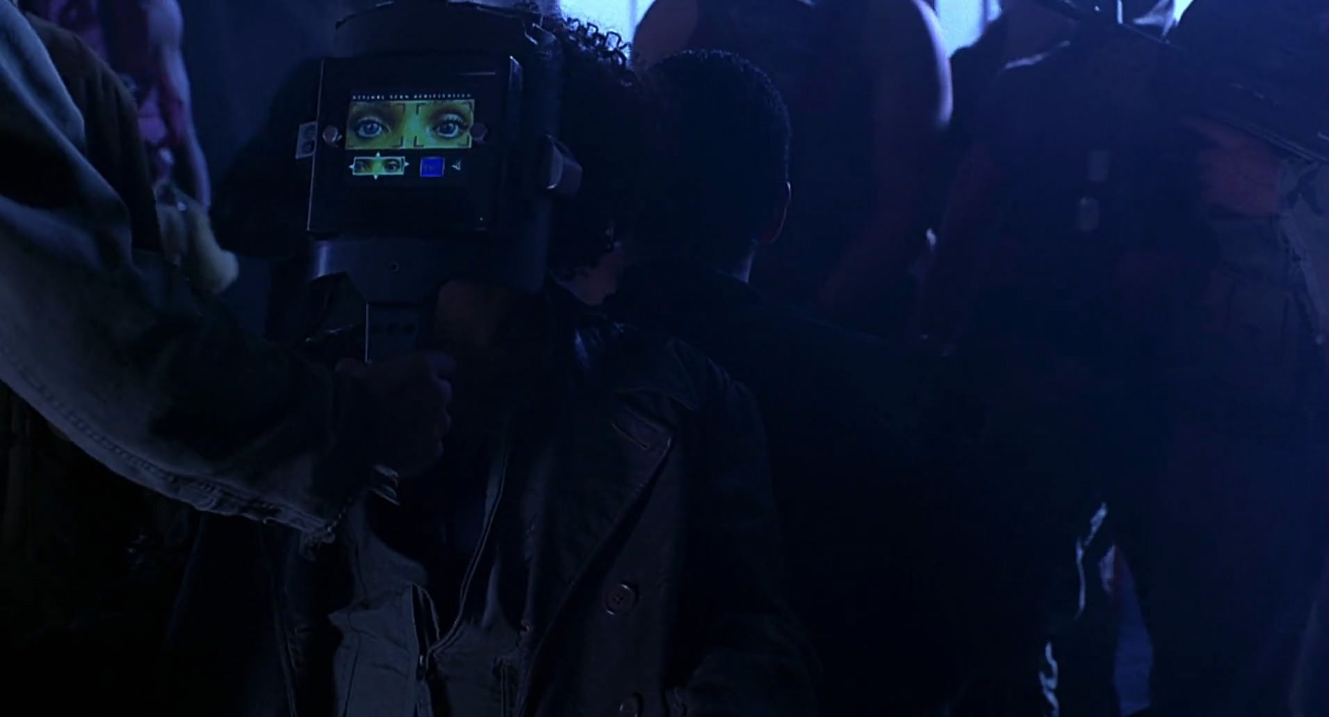 Barb Wire (1996) HD screenshot 5309