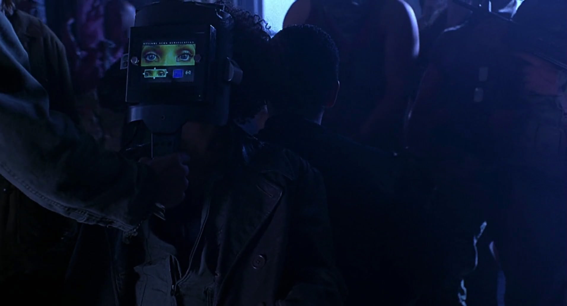 Barb Wire (1996) screencap 5310
