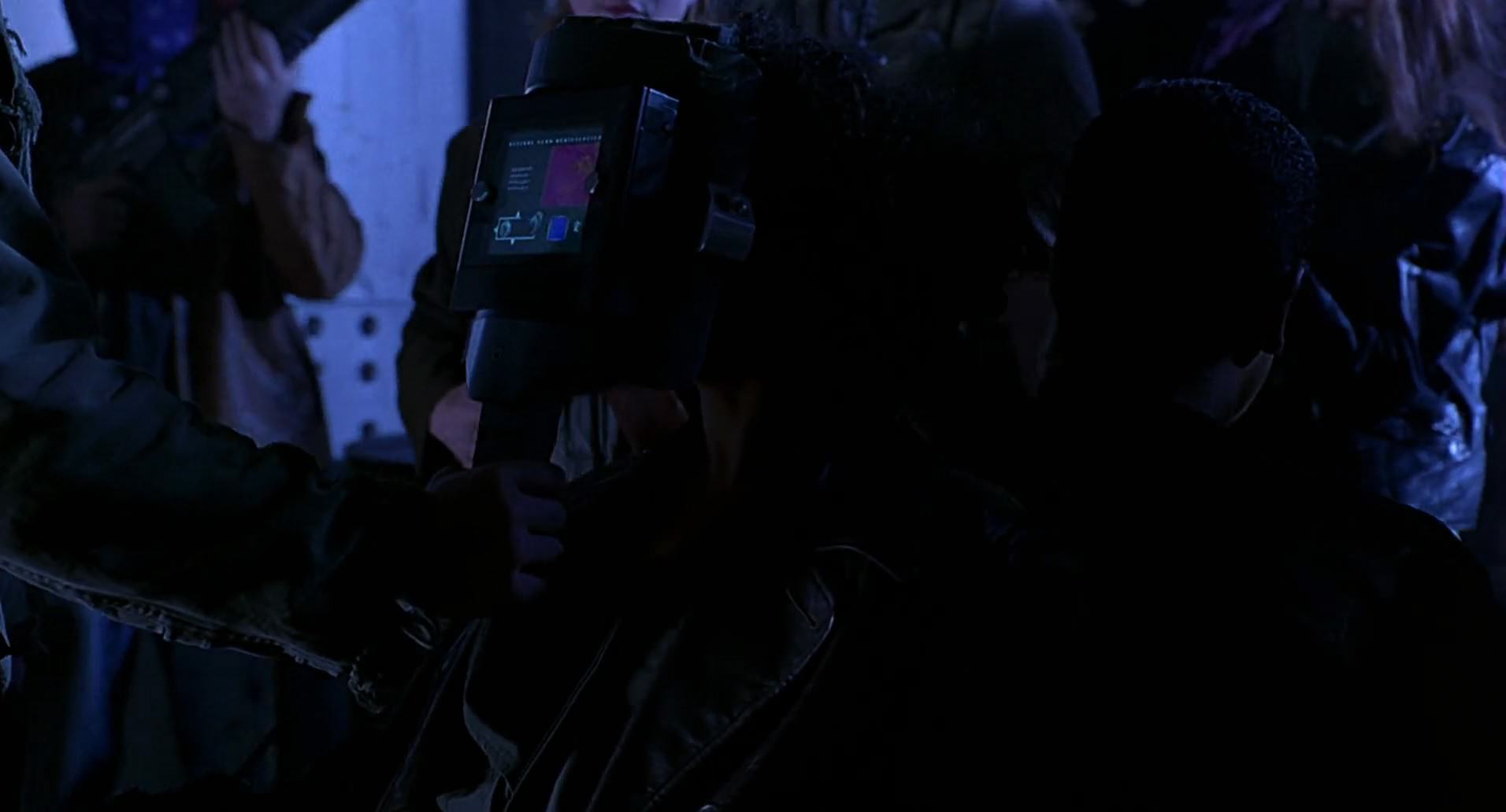 Barb Wire (1996) HD screenshot 5321