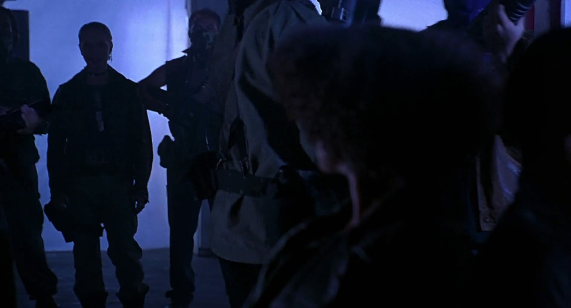 Barb Wire (1996) screencap 5331