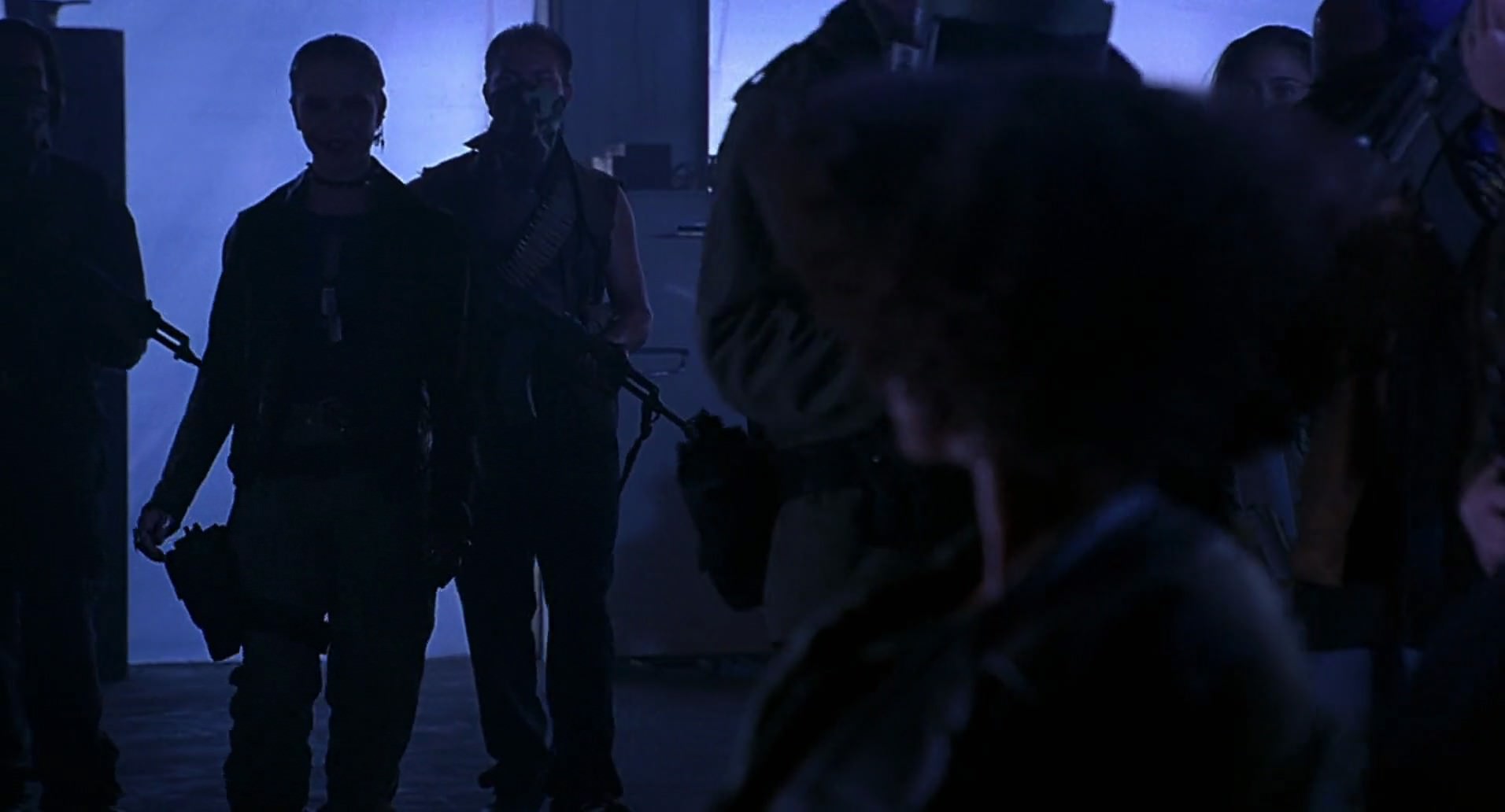 Barb Wire (1996) HD screenshot 5333