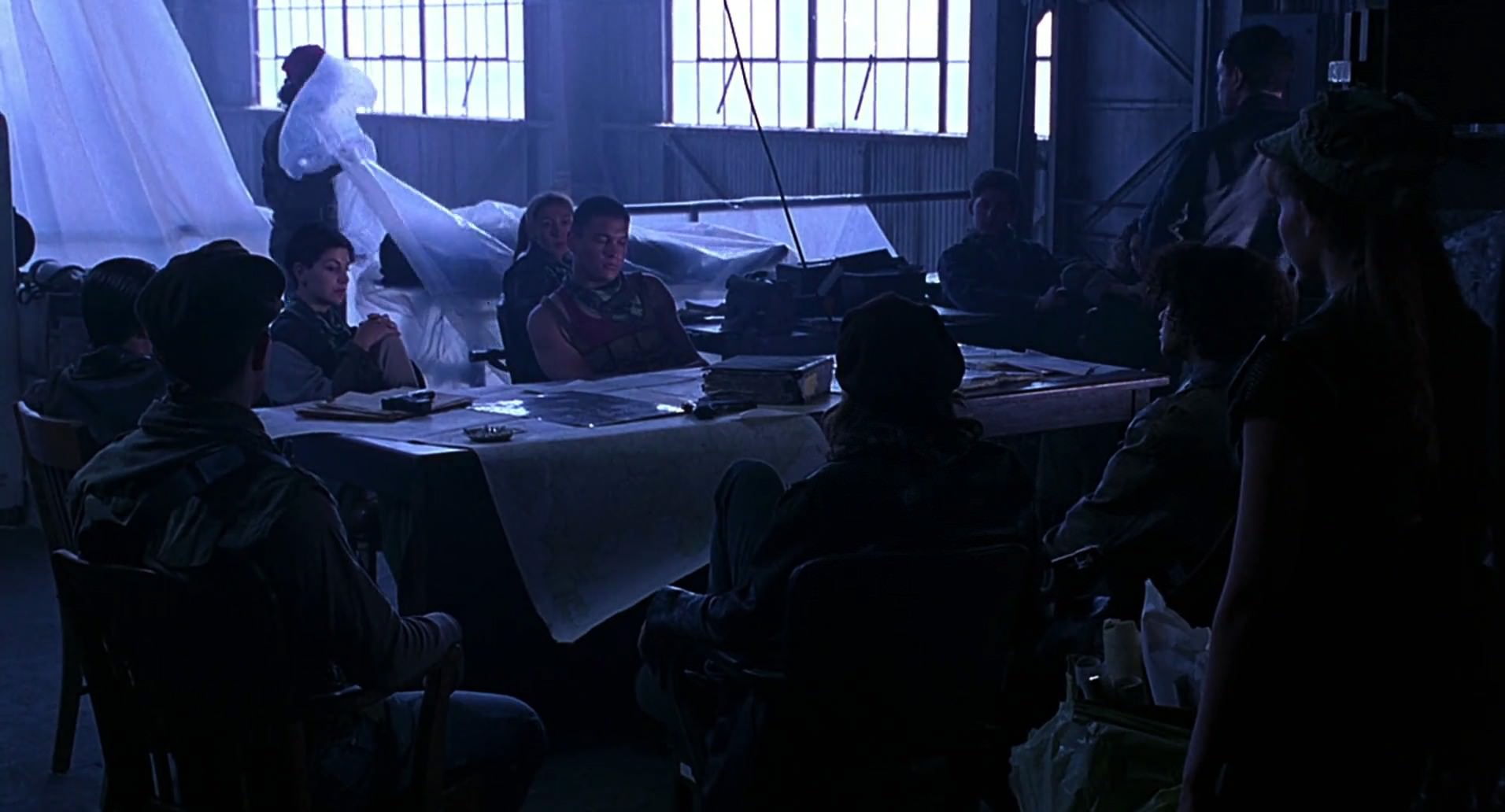 Barb Wire (1996) HD screenshot 5381