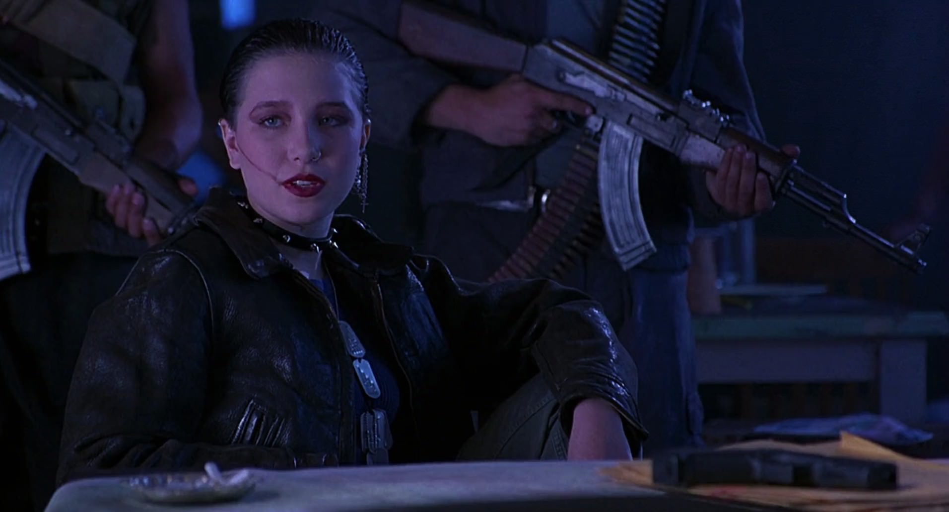 Barb Wire (1996) HD screenshot 5390
