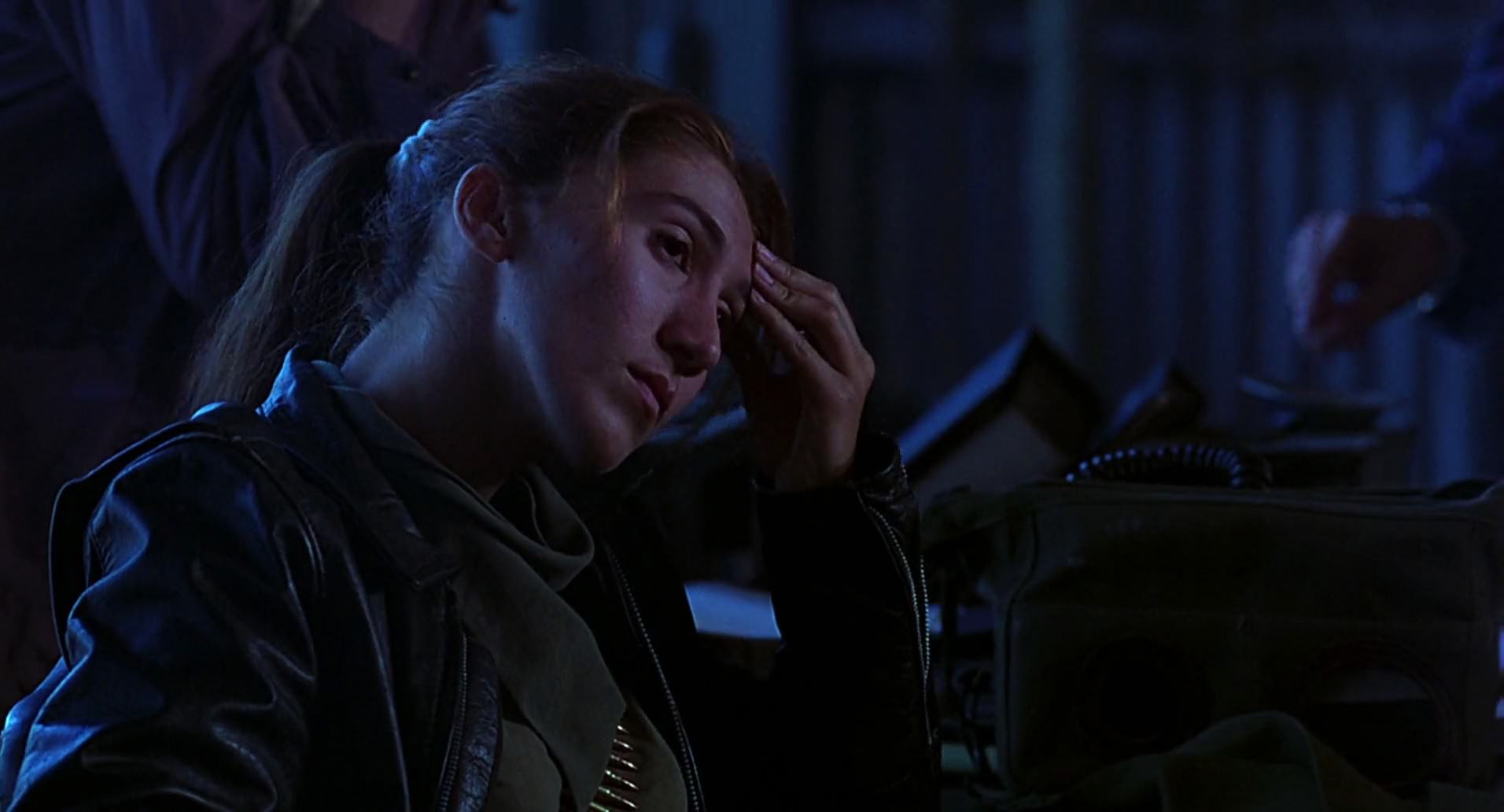 Barb Wire (1996) HD screenshot 5420
