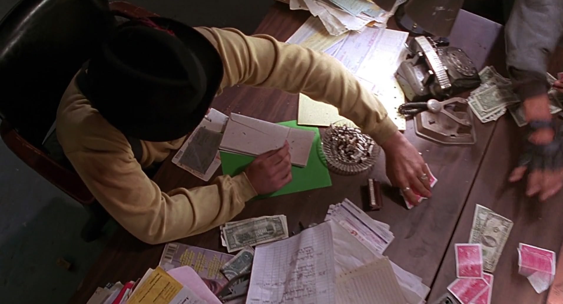 Barb Wire (1996) screencap 5532