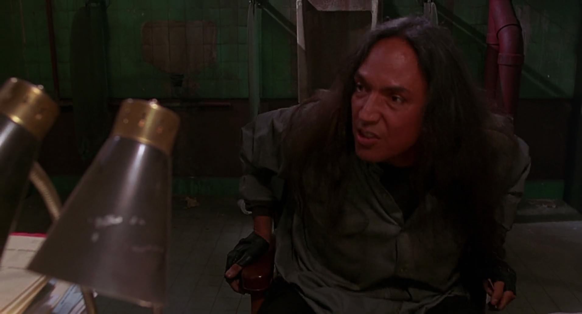 Barb Wire (1996) HD screenshot 5549