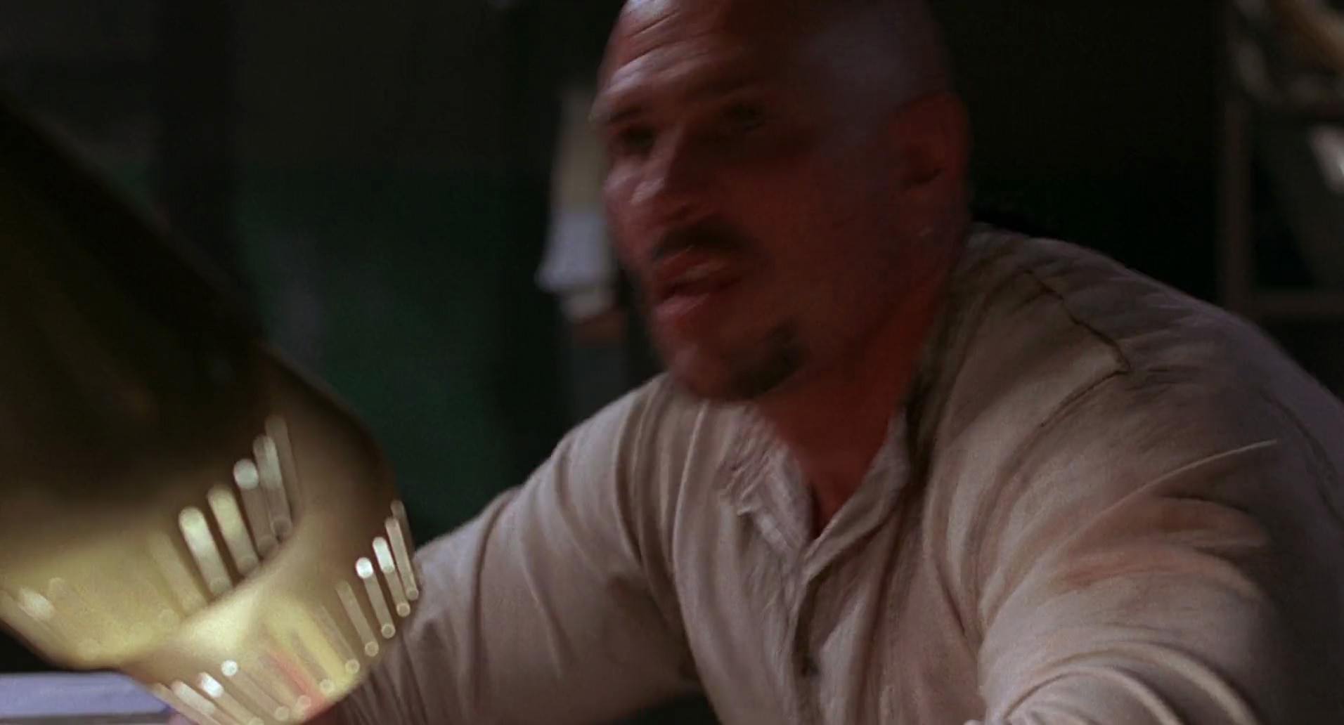 Barb Wire (1996) HD screenshot 5552