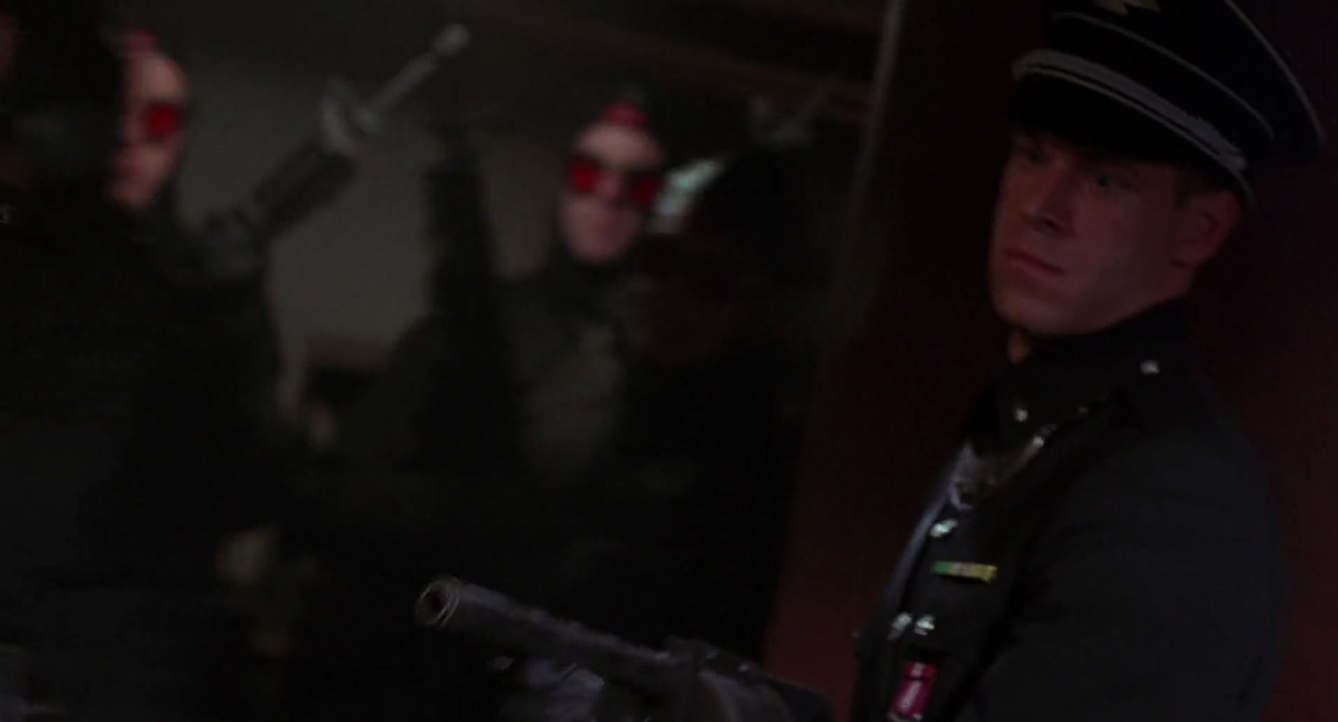 Barb Wire (1996) HD screenshot 5555