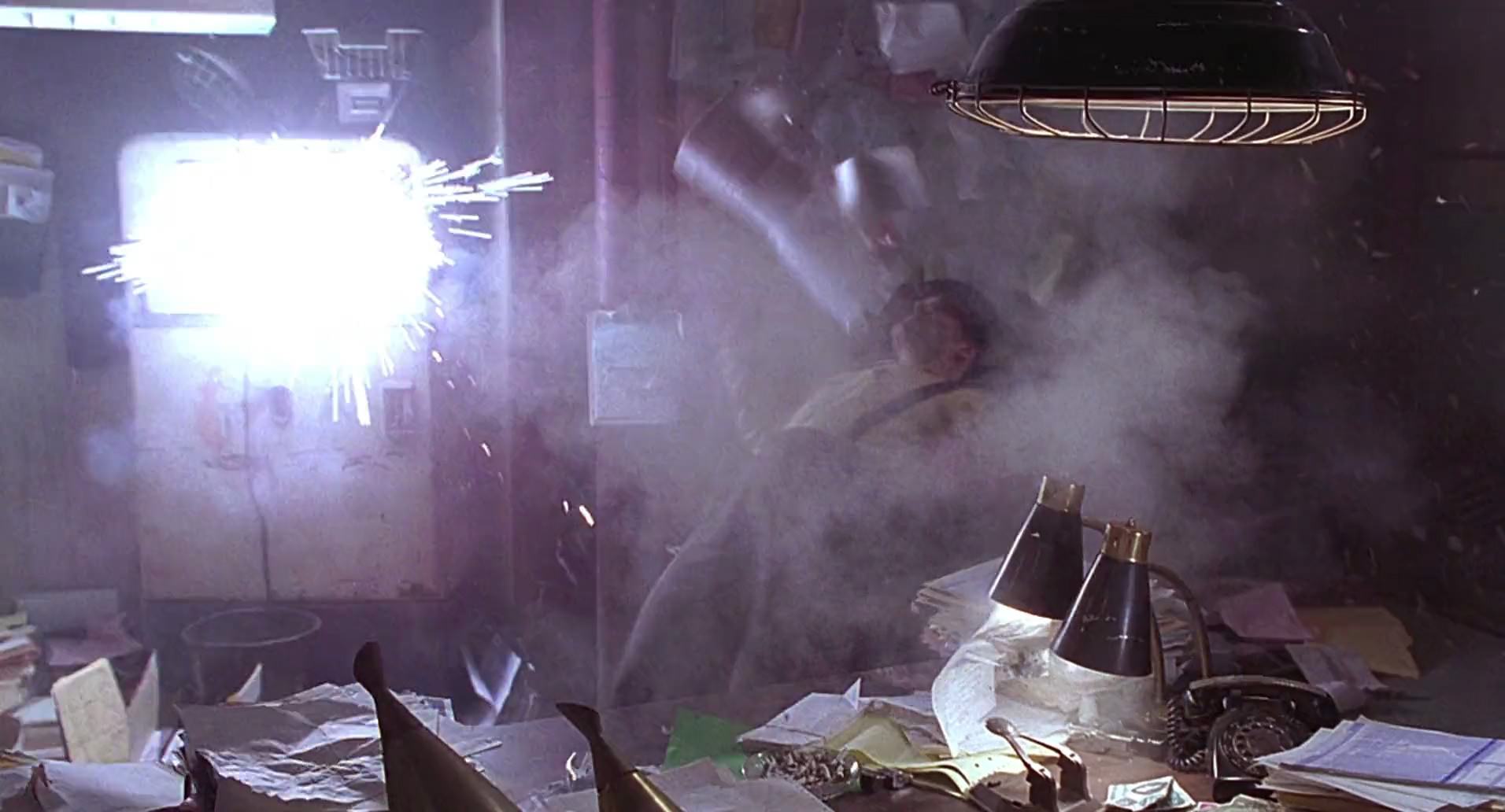 Barb Wire (1996) HD screenshot 5564