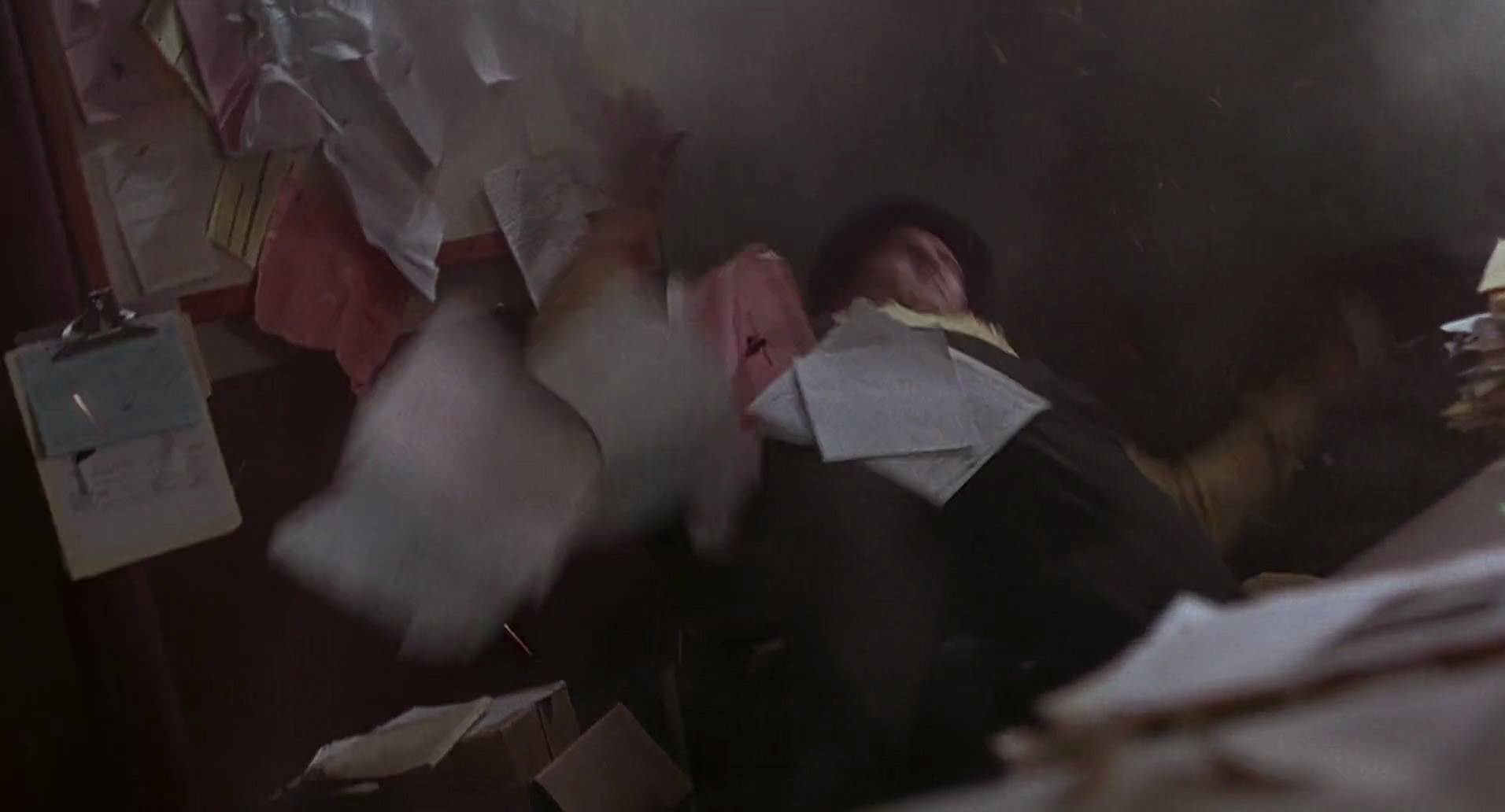Barb Wire (1996) HD screenshot 5573