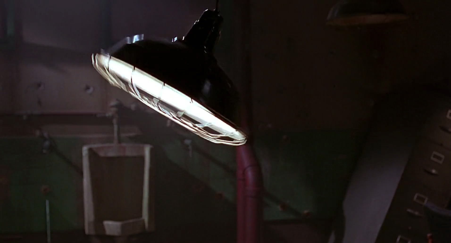 Barb Wire (1996) HD screenshot 5582