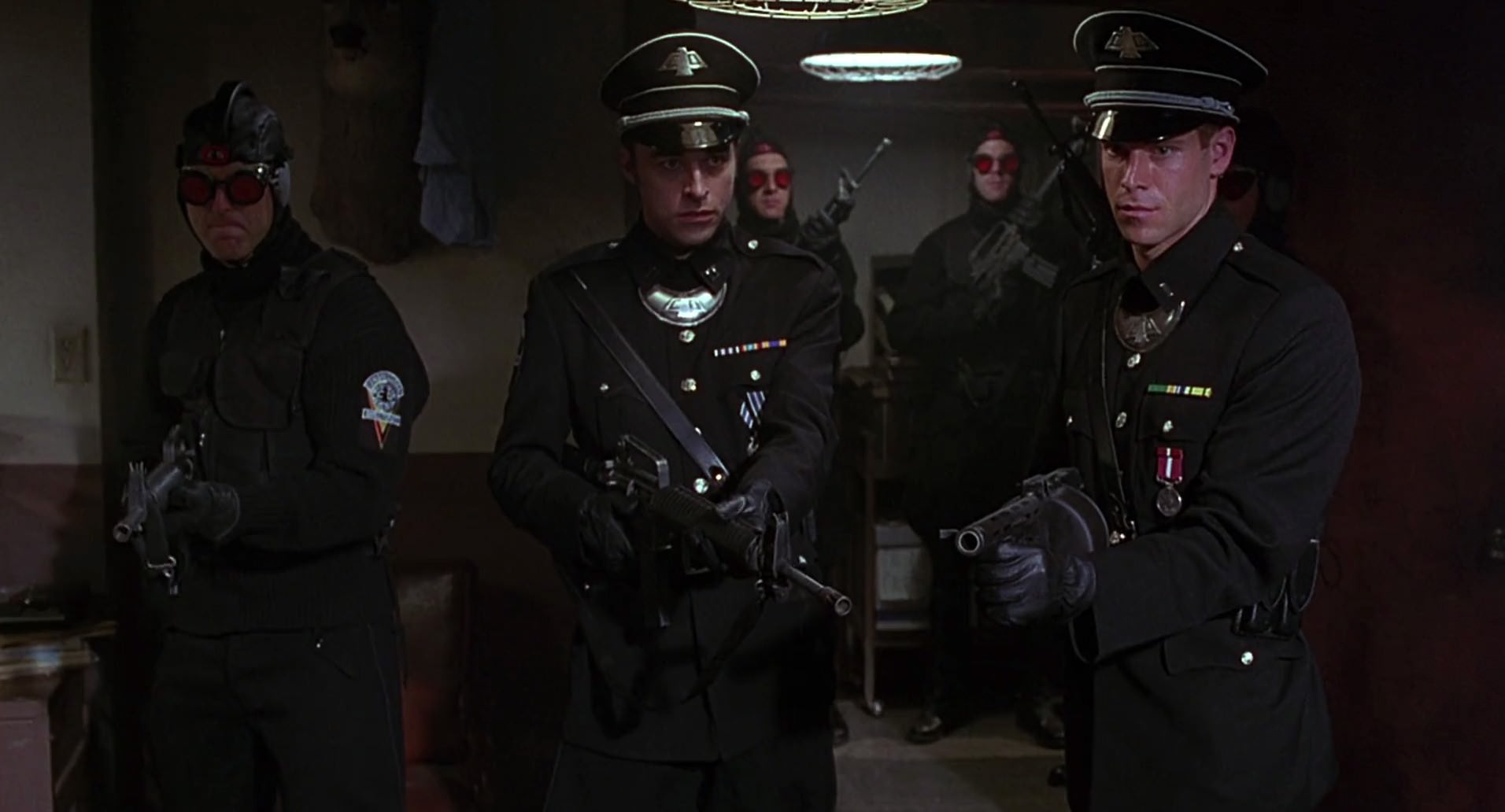 Barb Wire (1996) screencap 5583
