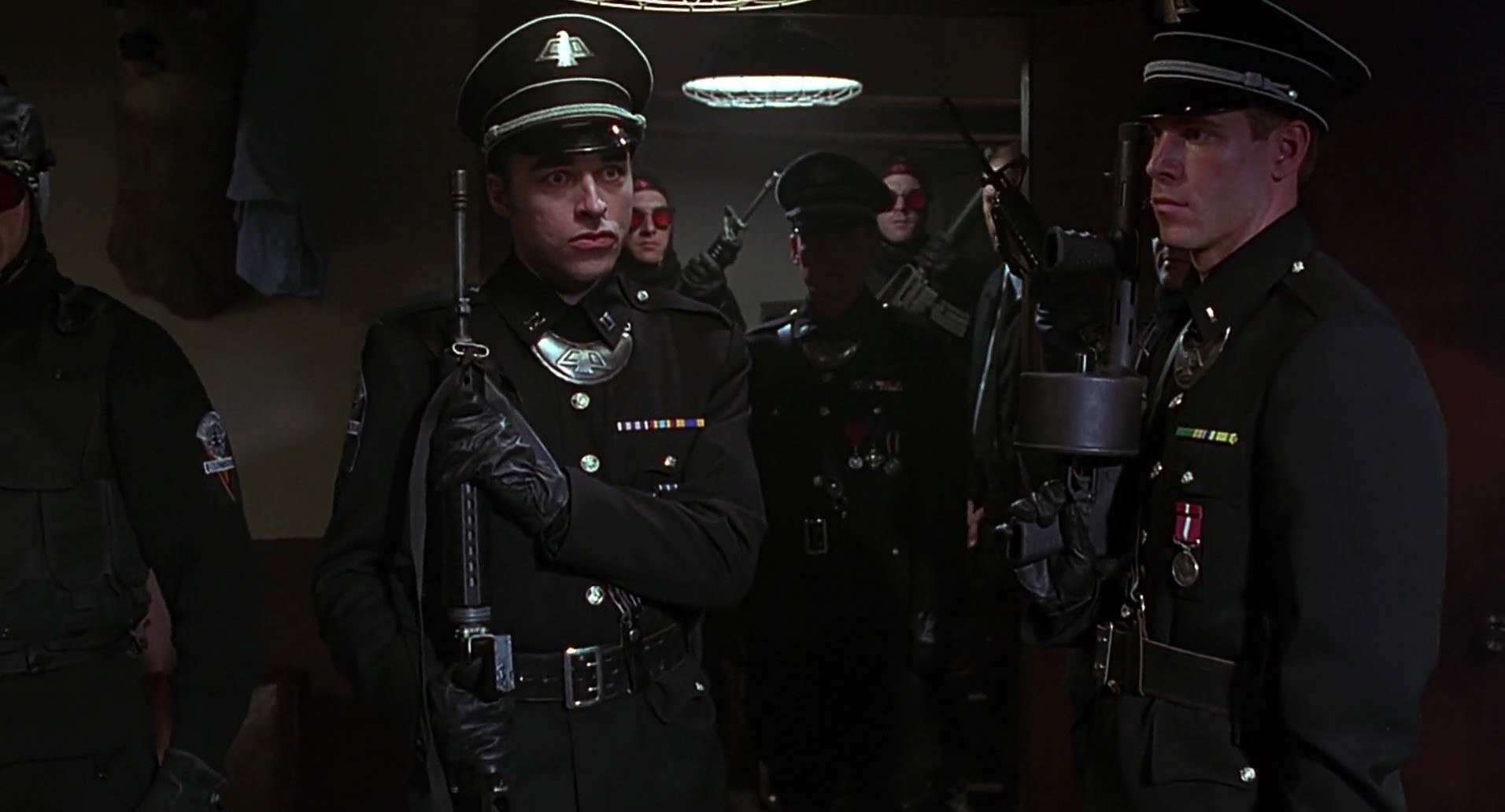 Barb Wire (1996) screencap 5595