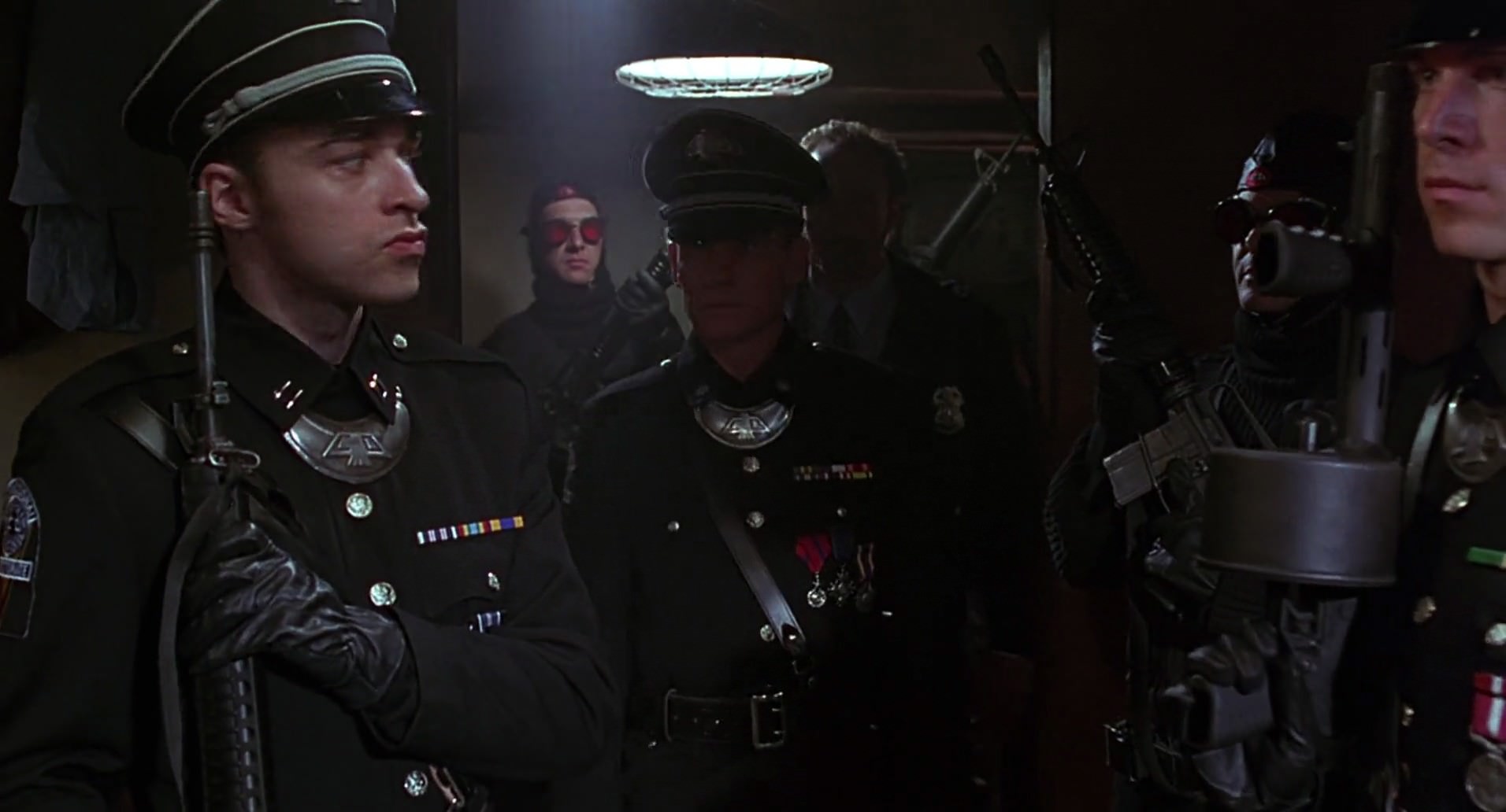 Barb Wire (1996) screencap 5601