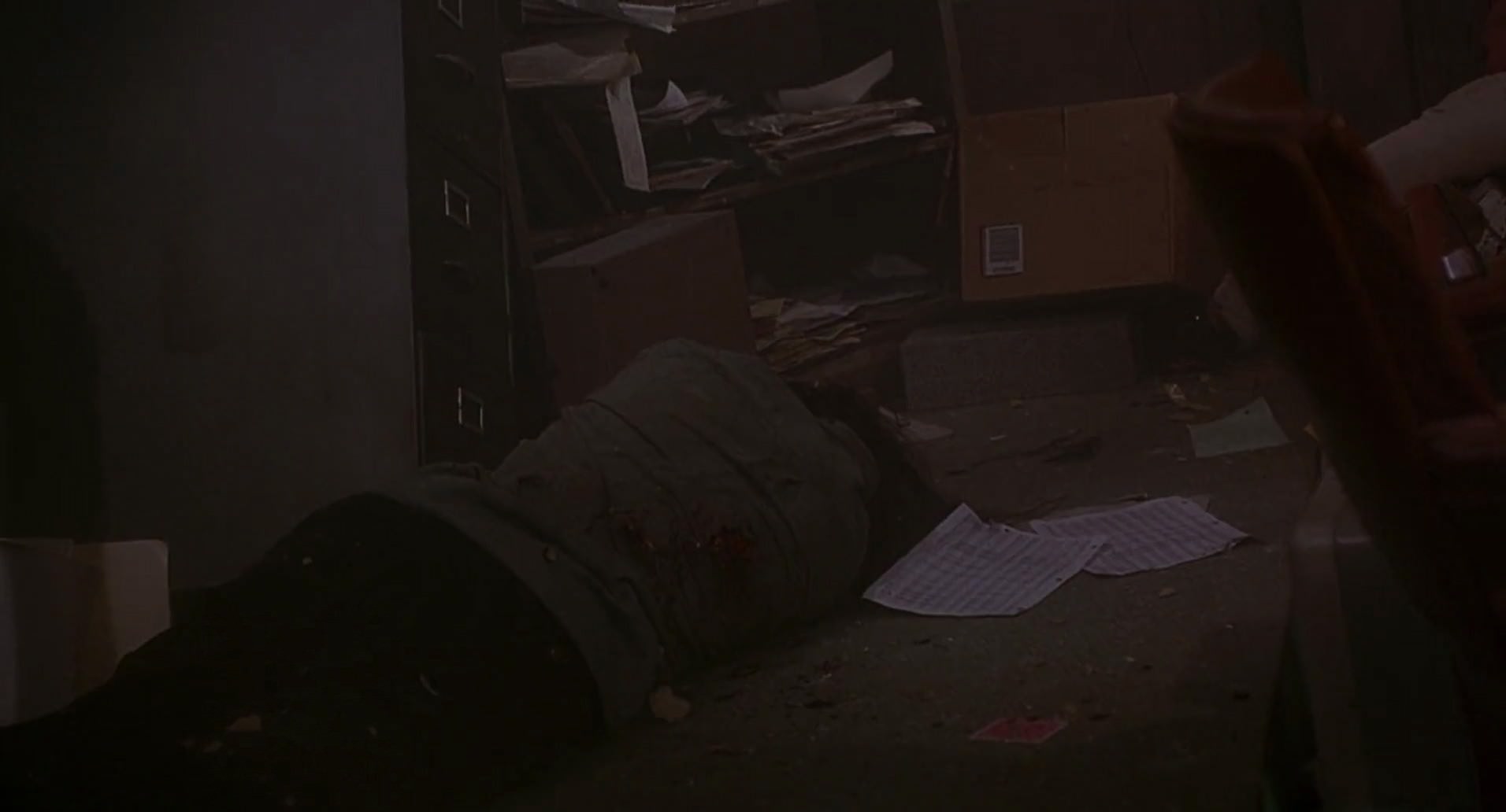 Barb Wire (1996) screencap 5616