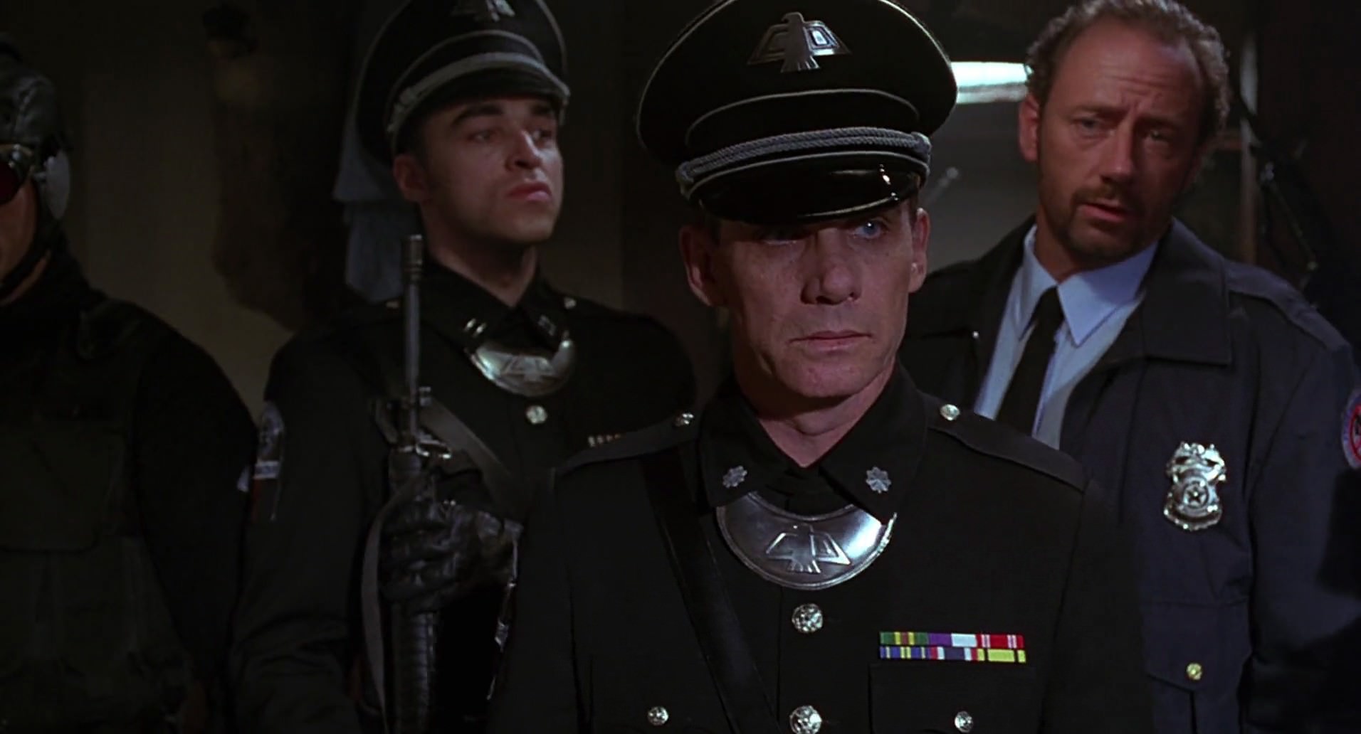 Barb Wire (1996) screencap 5622