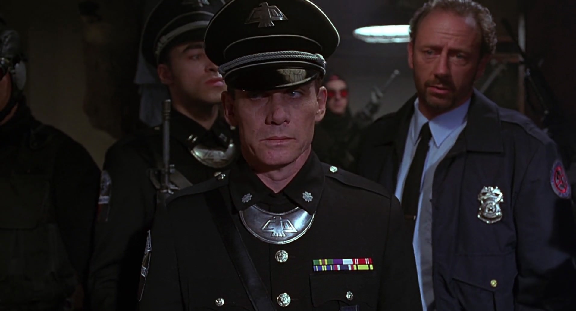 Barb Wire (1996) screencap 5625