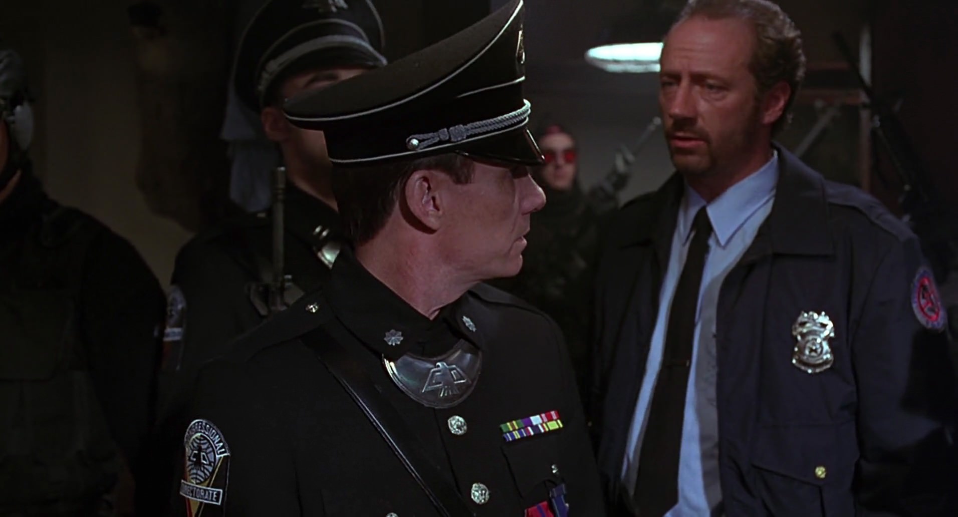 Barb Wire (1996) screencap 5628