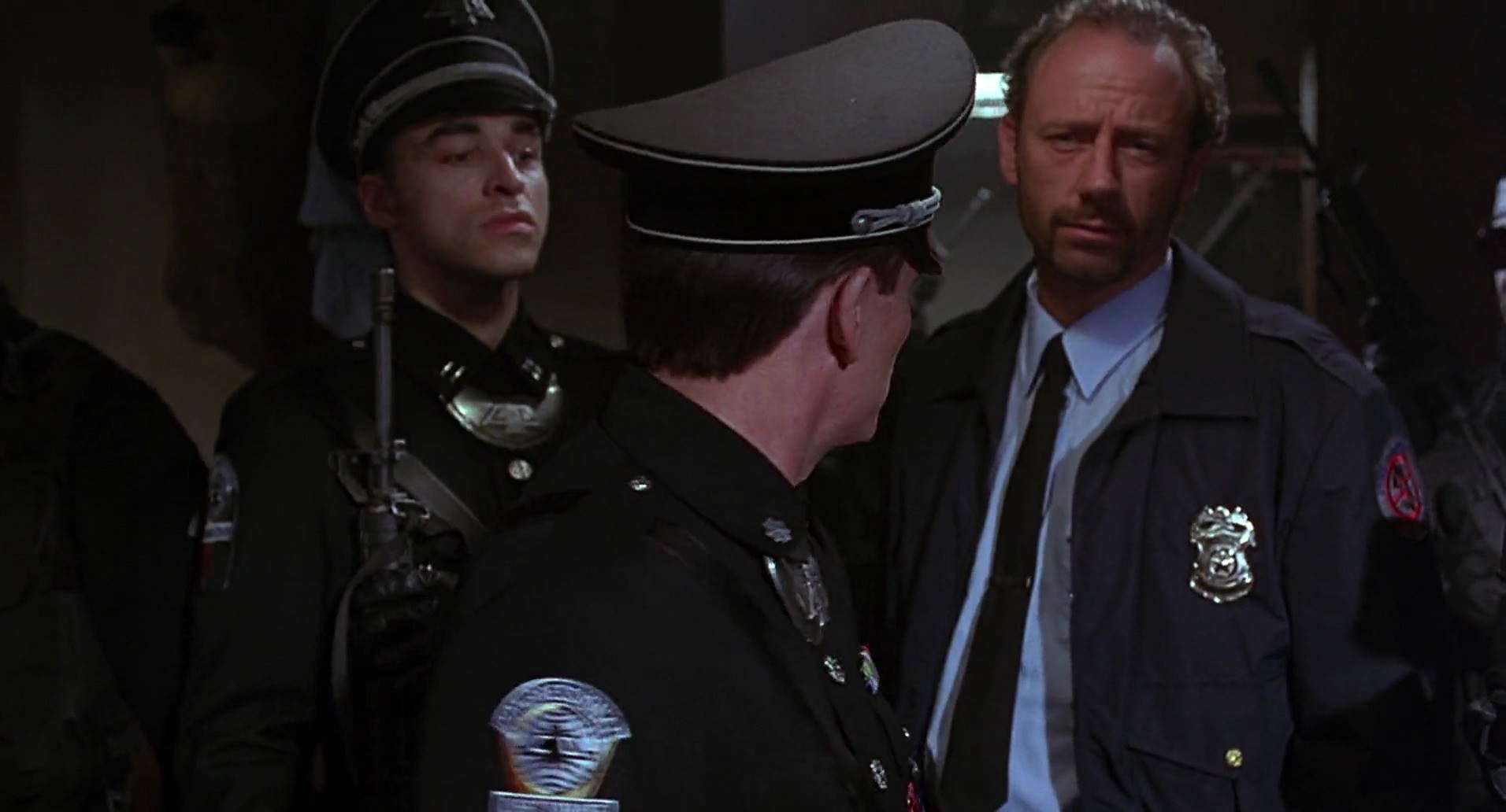 Barb Wire (1996) screencap 5634