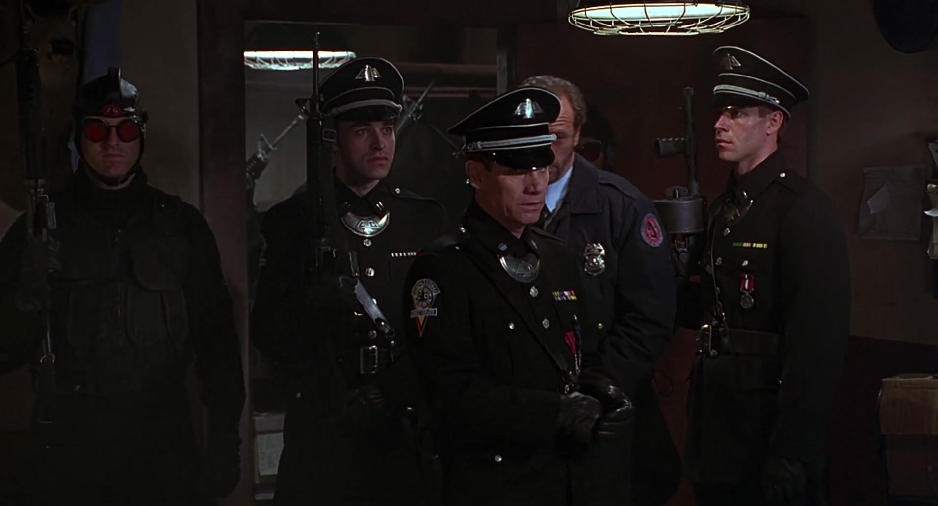 Barb Wire (1996) HD screenshot 5666