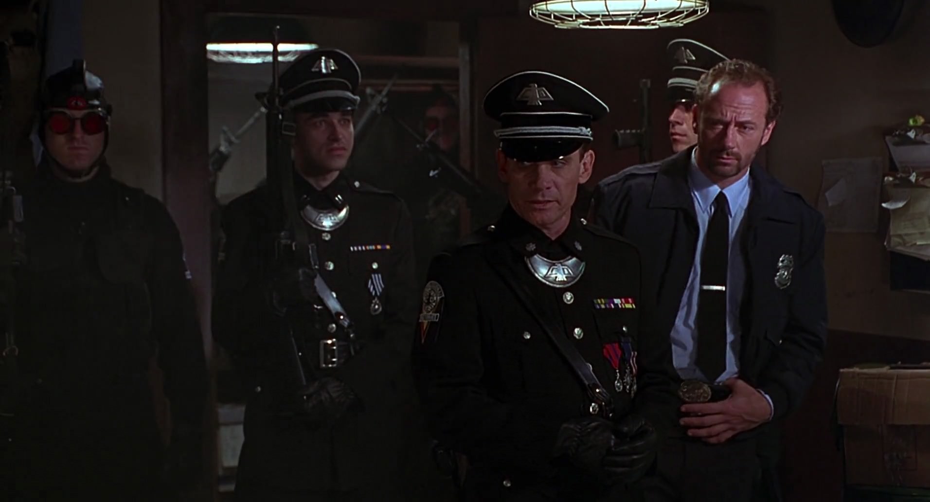 Barb Wire (1996) screencap 5676