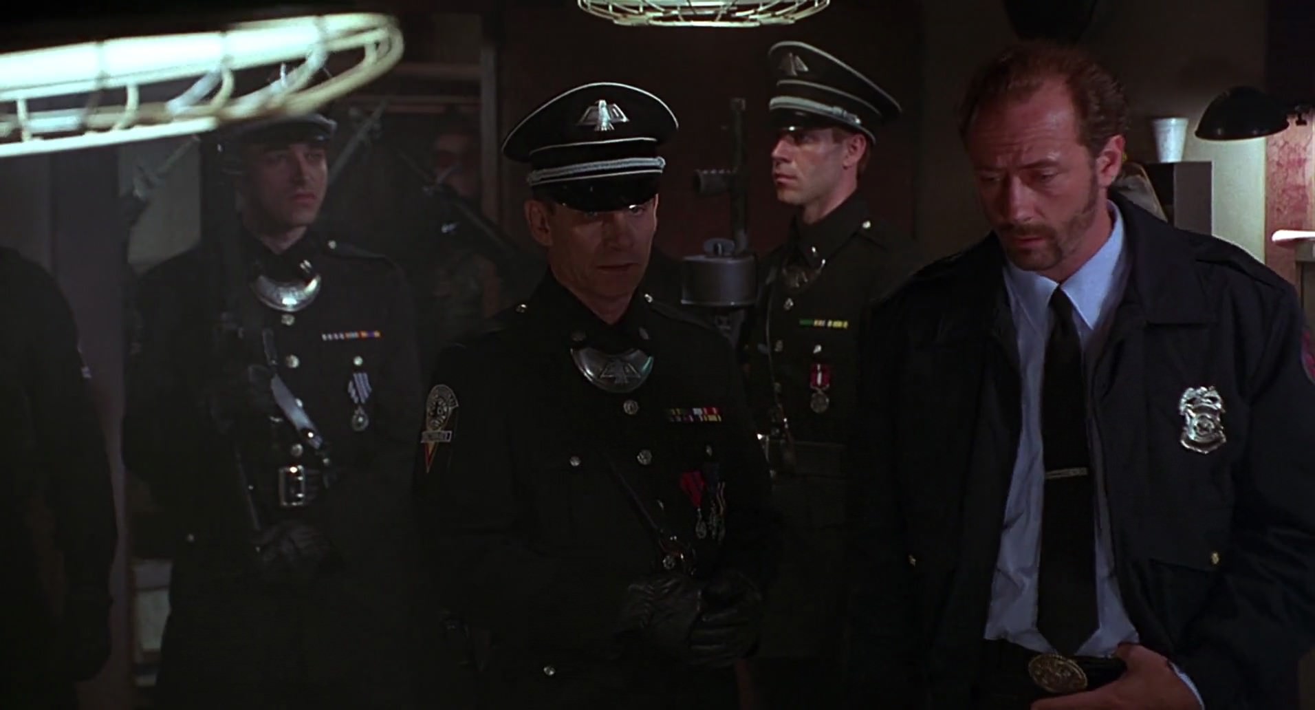 Barb Wire (1996) screencap 5685