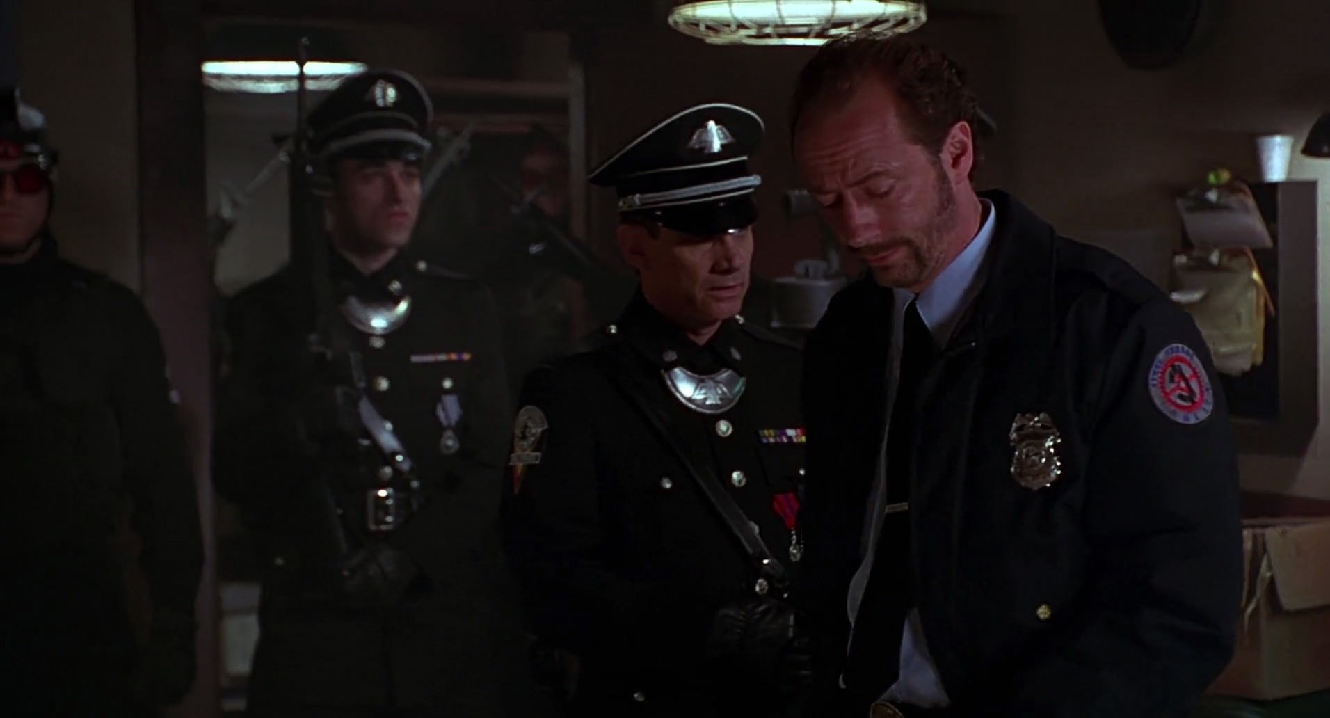 Barb Wire (1996) screencap 5688