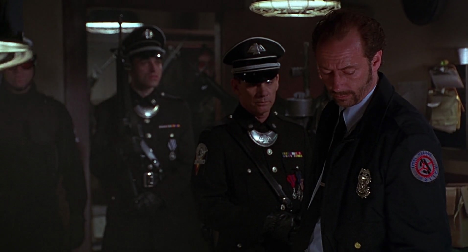 Barb Wire (1996) screencap 5694