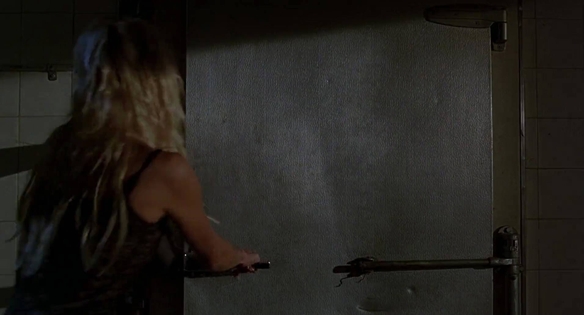 Barb Wire (1996) screencap 573