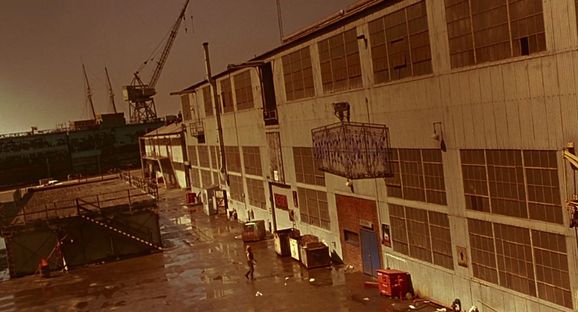 Barb Wire (1996) screencap 5742